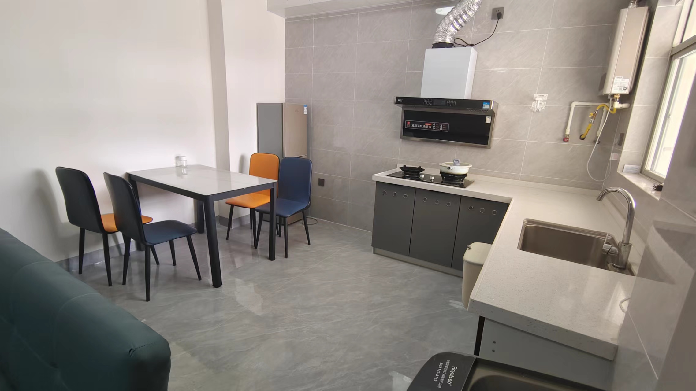 都市庭苑 1室1厅1卫 2300.0元/月 都市庭苑 1室1厅1卫 2300.0元/月室内图