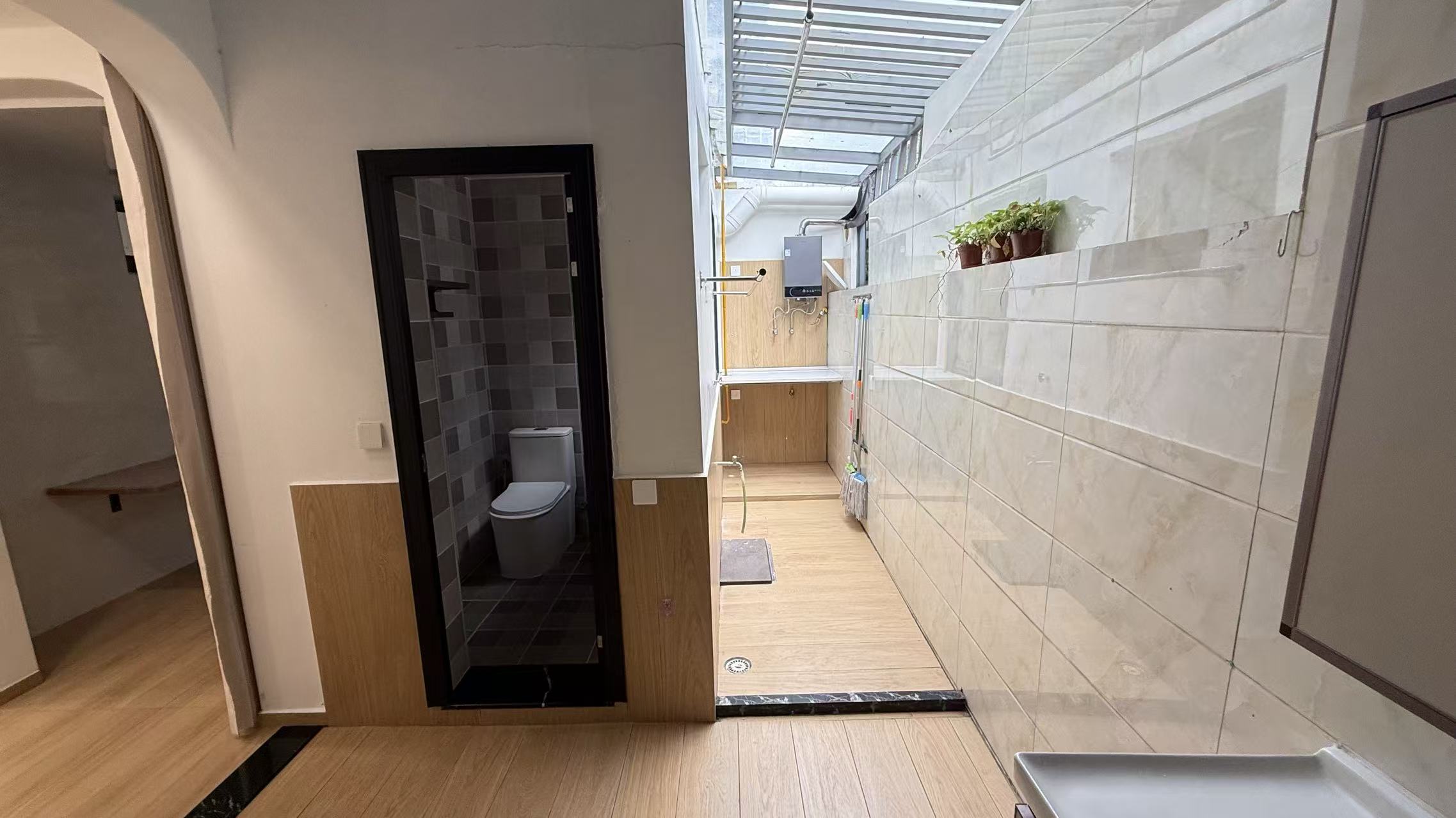 琼山食品厂宿舍 3室2厅1卫 90.0万 琼山食品厂宿舍 3室2厅1卫 90.0万客厅