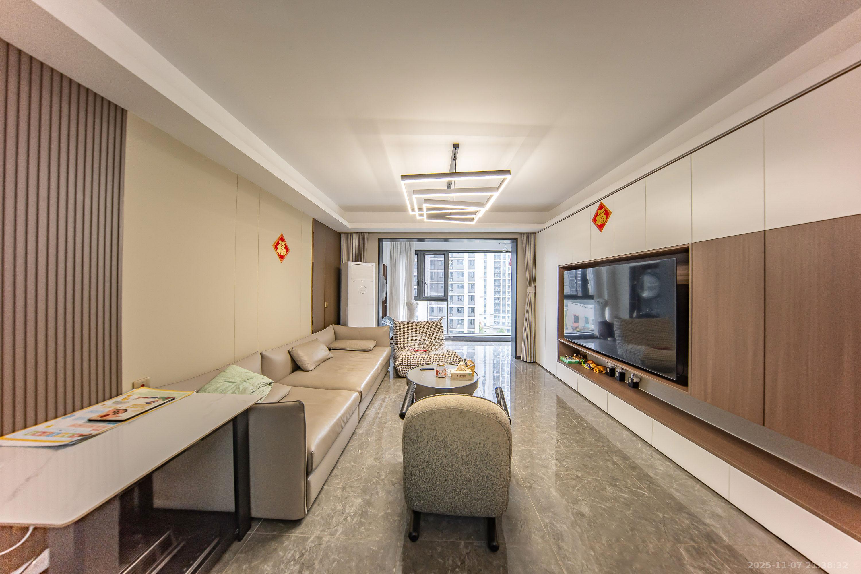 中海阅麓山一期  4室2厅2卫    230.0万