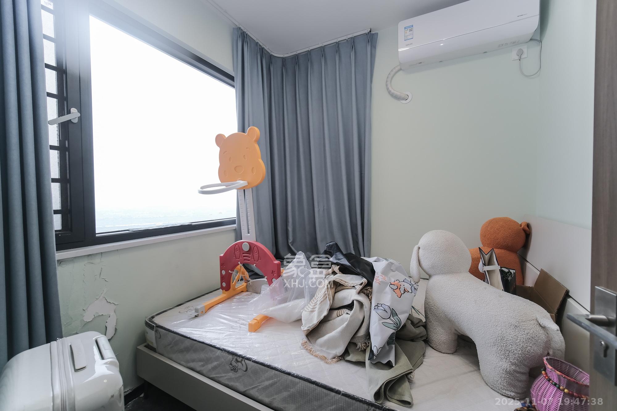 保利香槟国际 3室2厅1卫 79.0万 保利香槟国际 3室2厅1卫 79.0万卧室