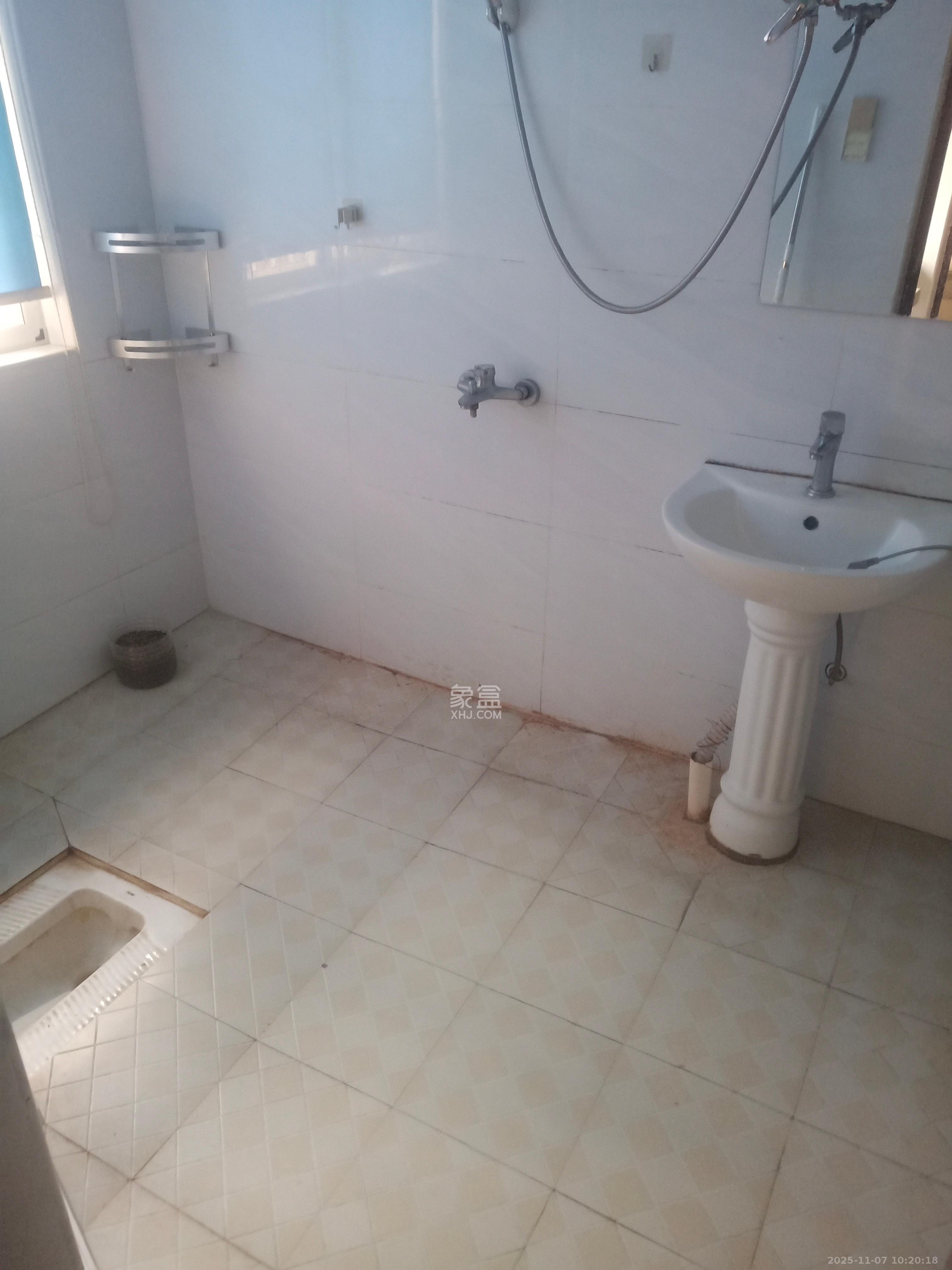 和润园一、二期  1室1厅1卫    1200.0元/月室内图