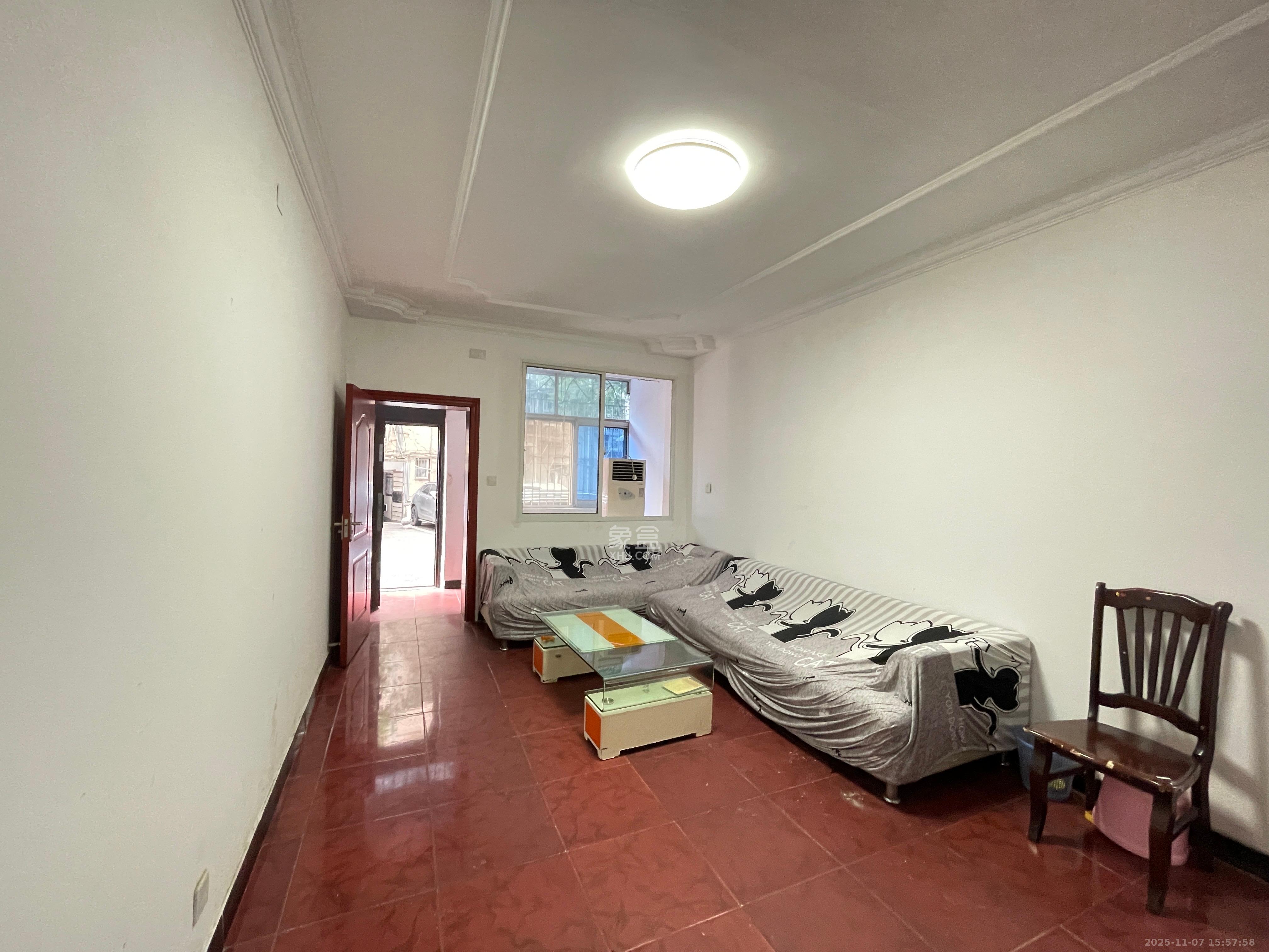 湘银公寓  2室2厅1卫    1500.0元/月室内图1