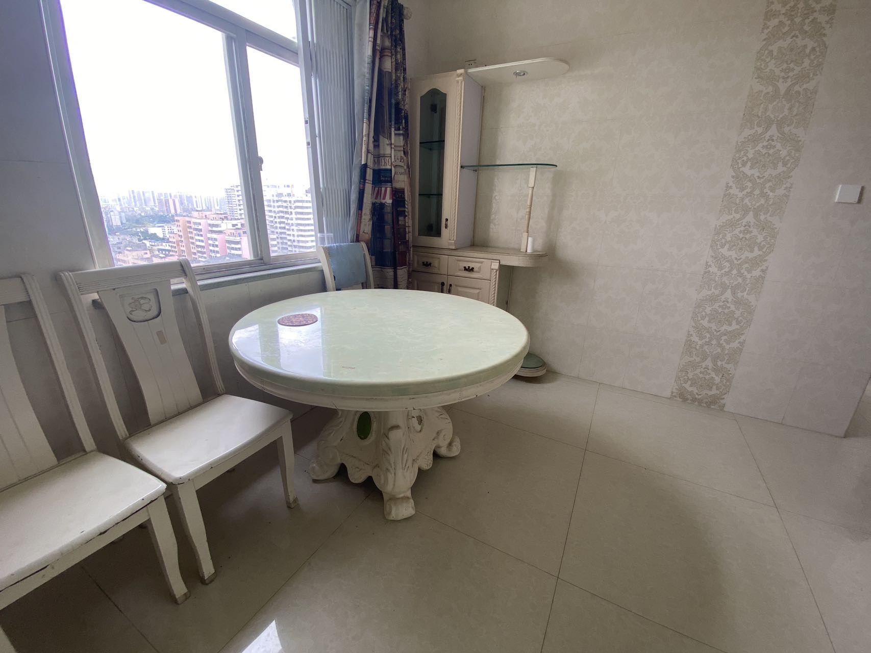 帝和华庭  2室1厅1卫    2300.0元/月室内图