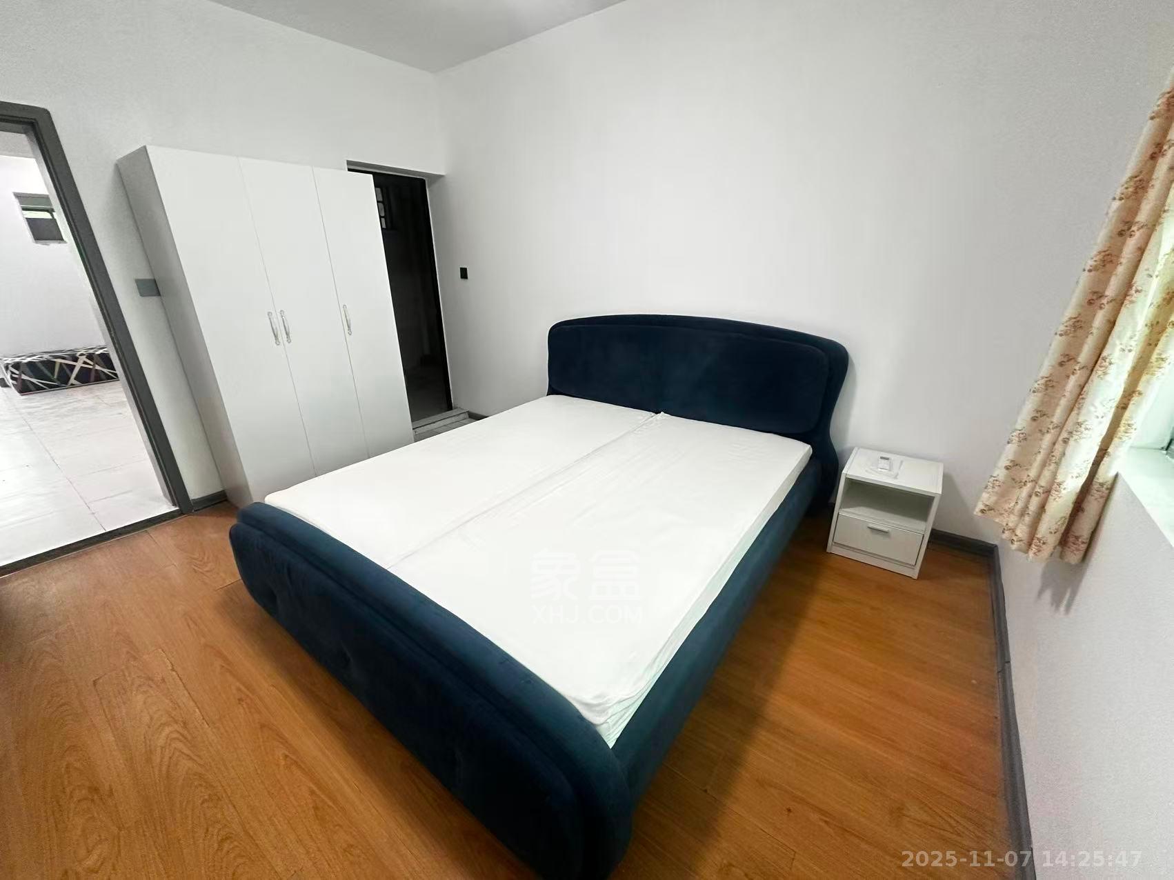 中南汽车世界  3室2厅2卫    1300.0元/月室内图