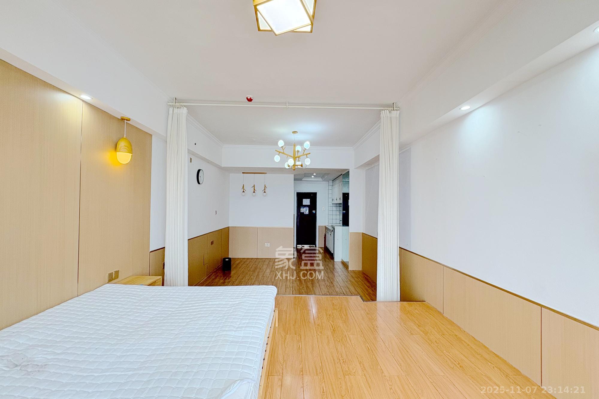 江岸丽都(江与城) 1室1厅1卫 83.0万 江岸丽都(江与城) 1室1厅1卫 83.0万卧室