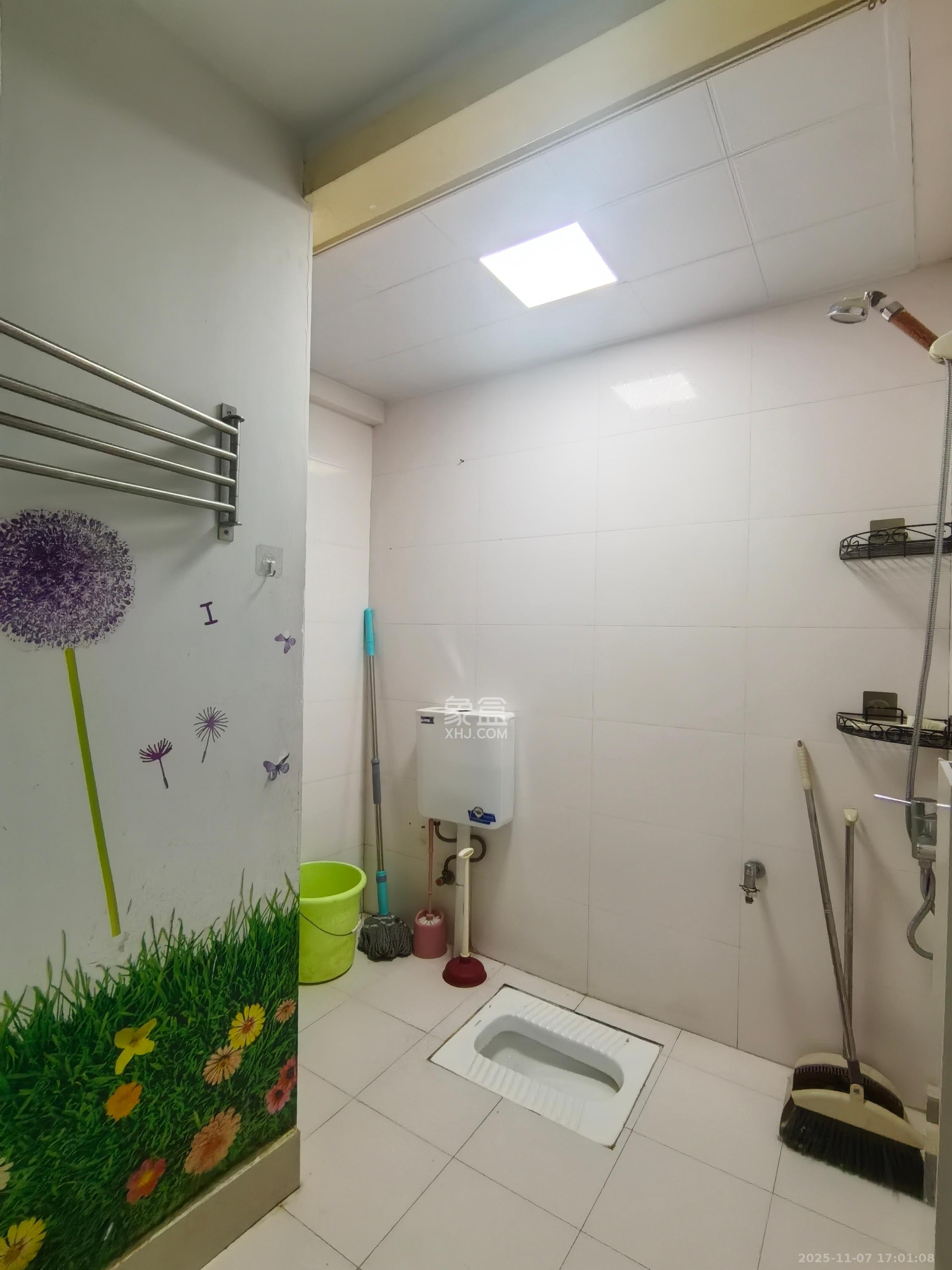 天健芙蓉盛世一期  1室1厅1卫    1700.0元/月室内图