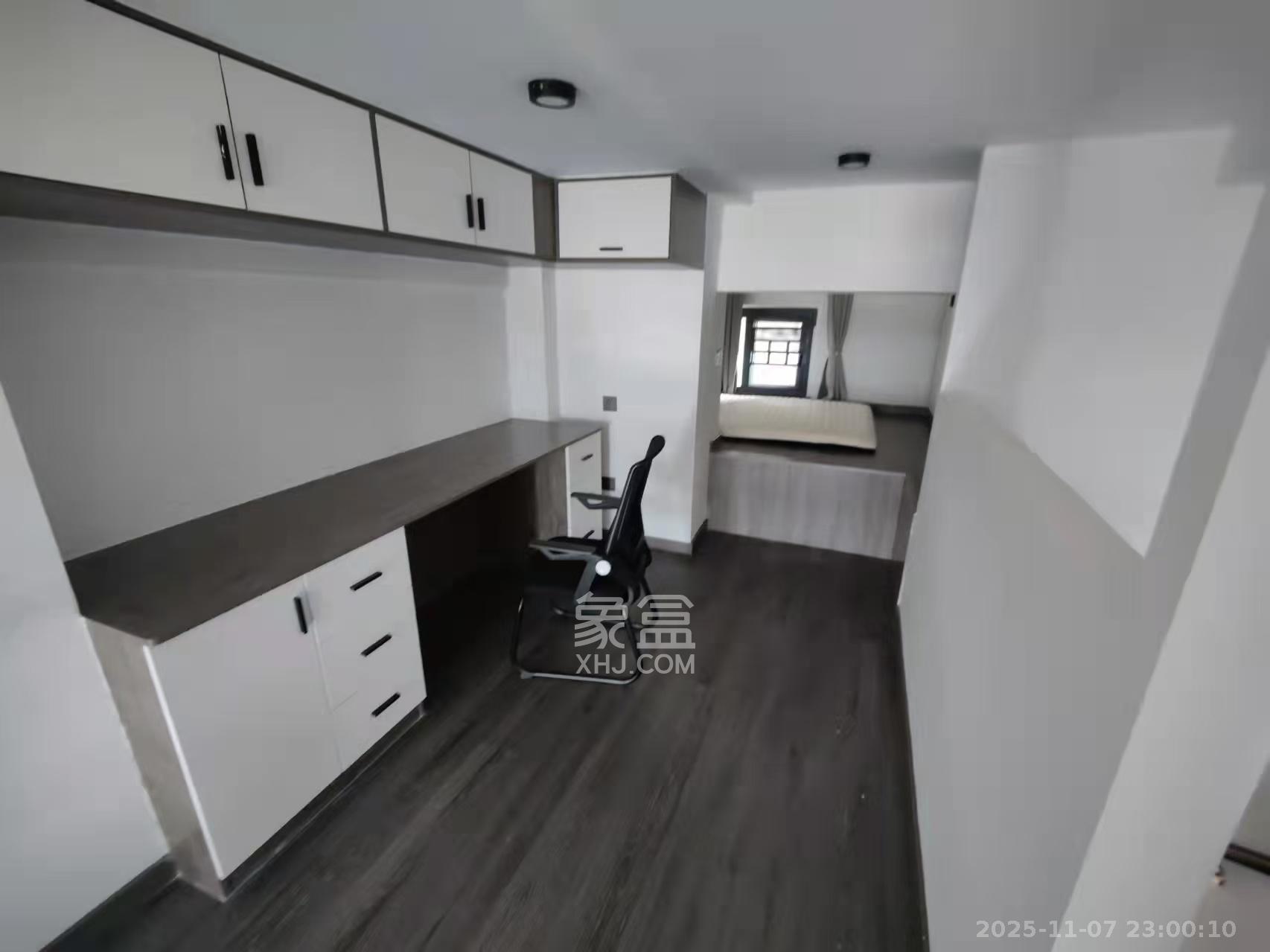 弘坤云寓 1室2厅1卫 2200.0元/月 弘坤云寓 1室2厅1卫 2200.0元/月室内图