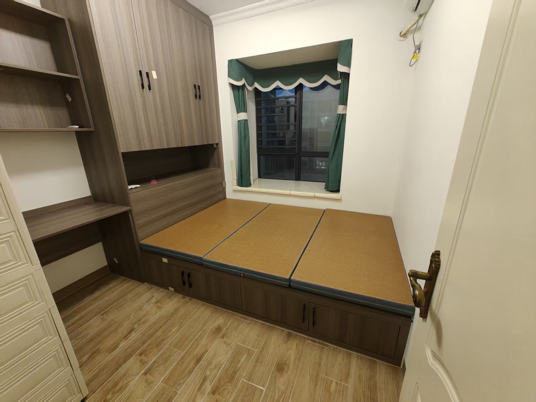 现代美居（喜盈门）  3室2厅2卫    3500.0元/月室内图