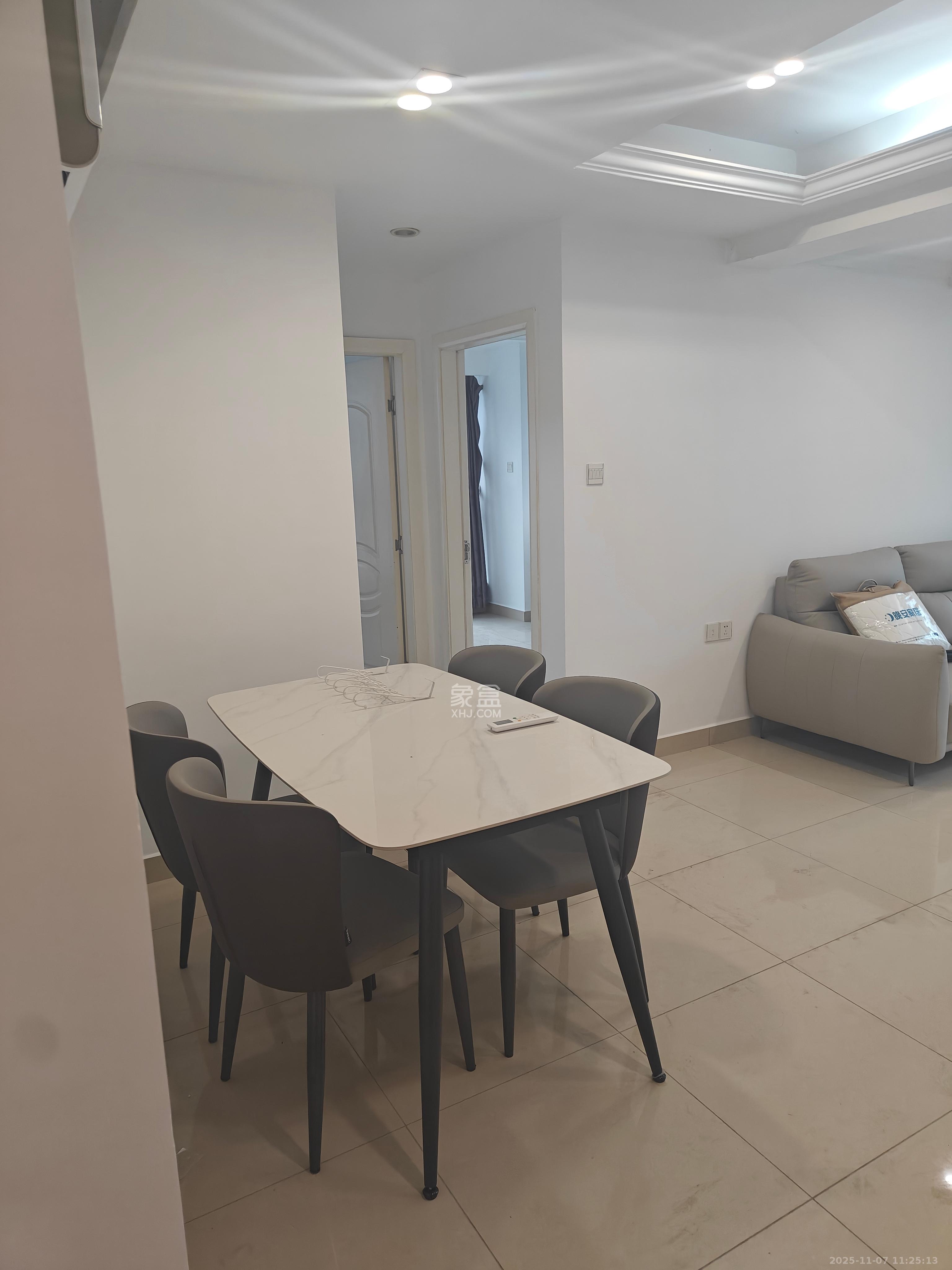 壹号公馆 2室1厅1卫 3300.0元/月 壹号公馆 2室1厅1卫 3300.0元/月室内图