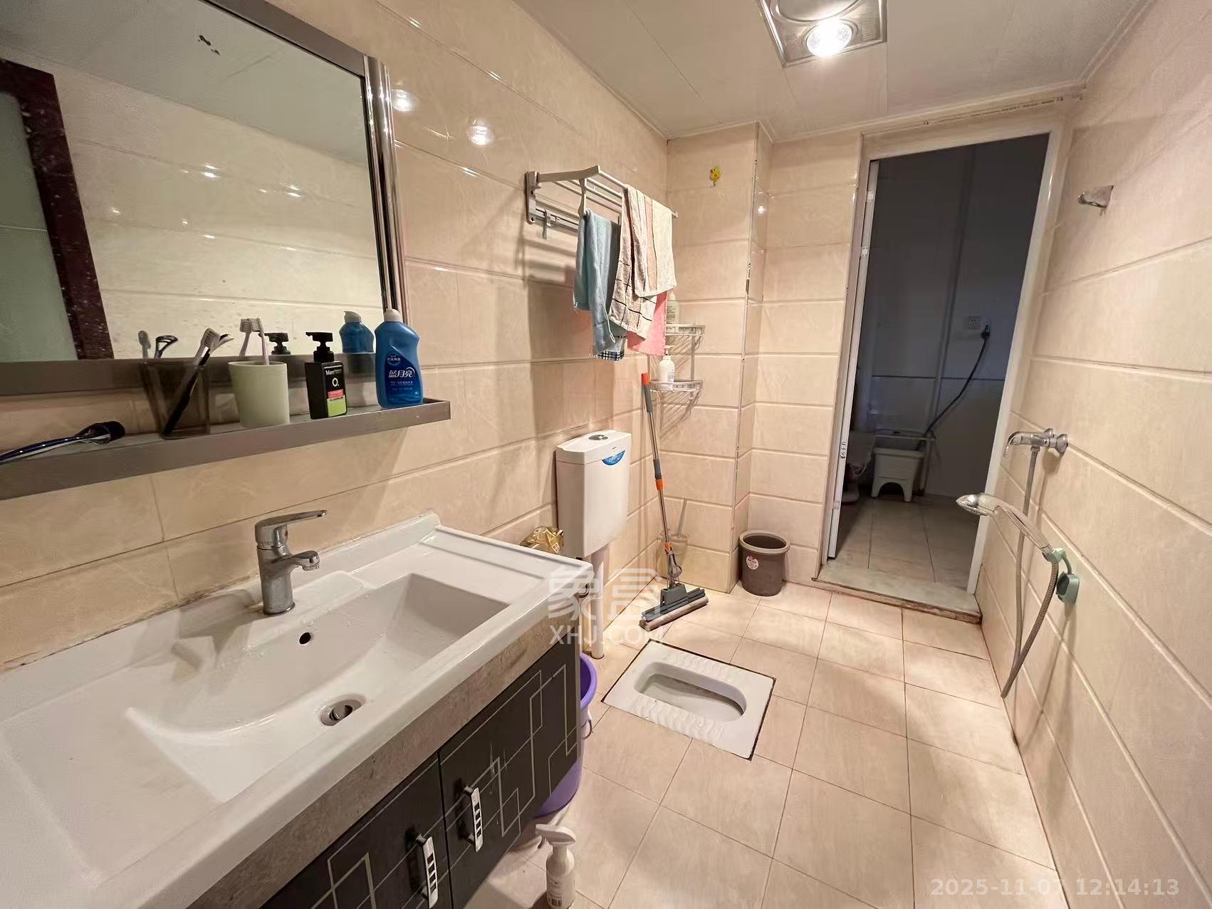 达美D6区  3室2厅2卫    2500.0元/月室内图