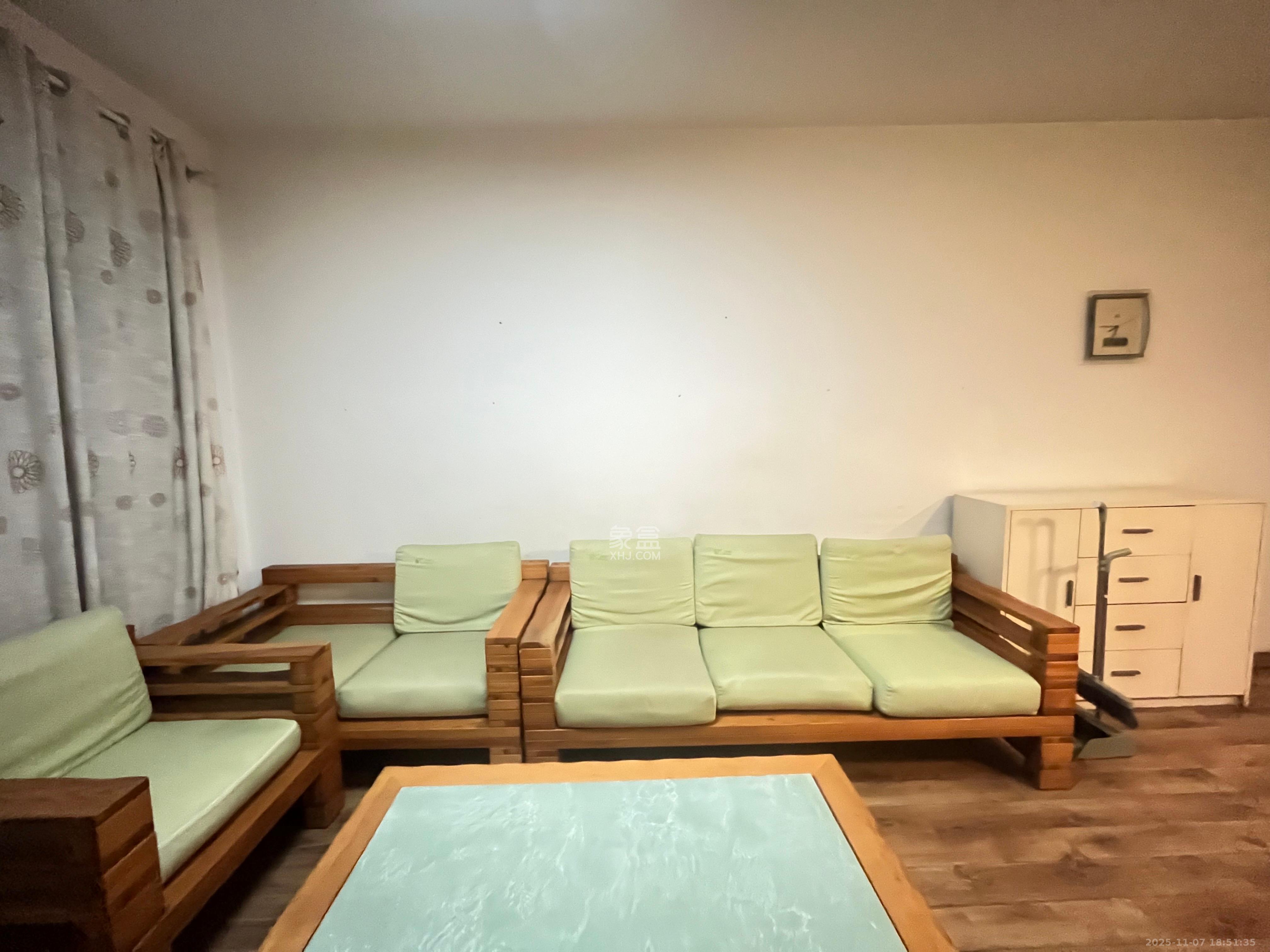 银港水晶城  2室2厅1卫    2200.0元/月室内图