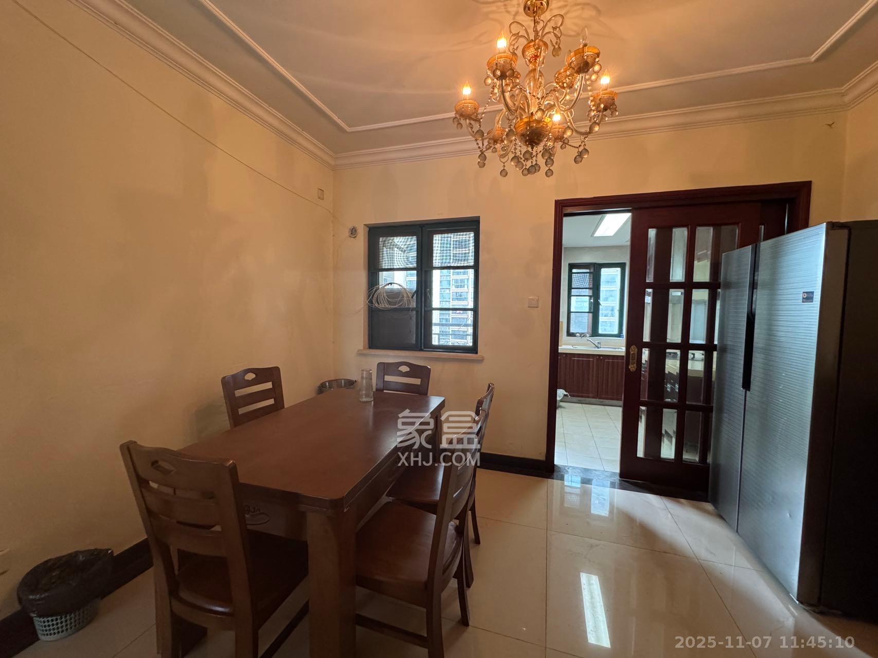 恒大雅苑 4室2厅2卫 3500.0元/月 恒大雅苑 4室2厅2卫 3500.0元/月室内图