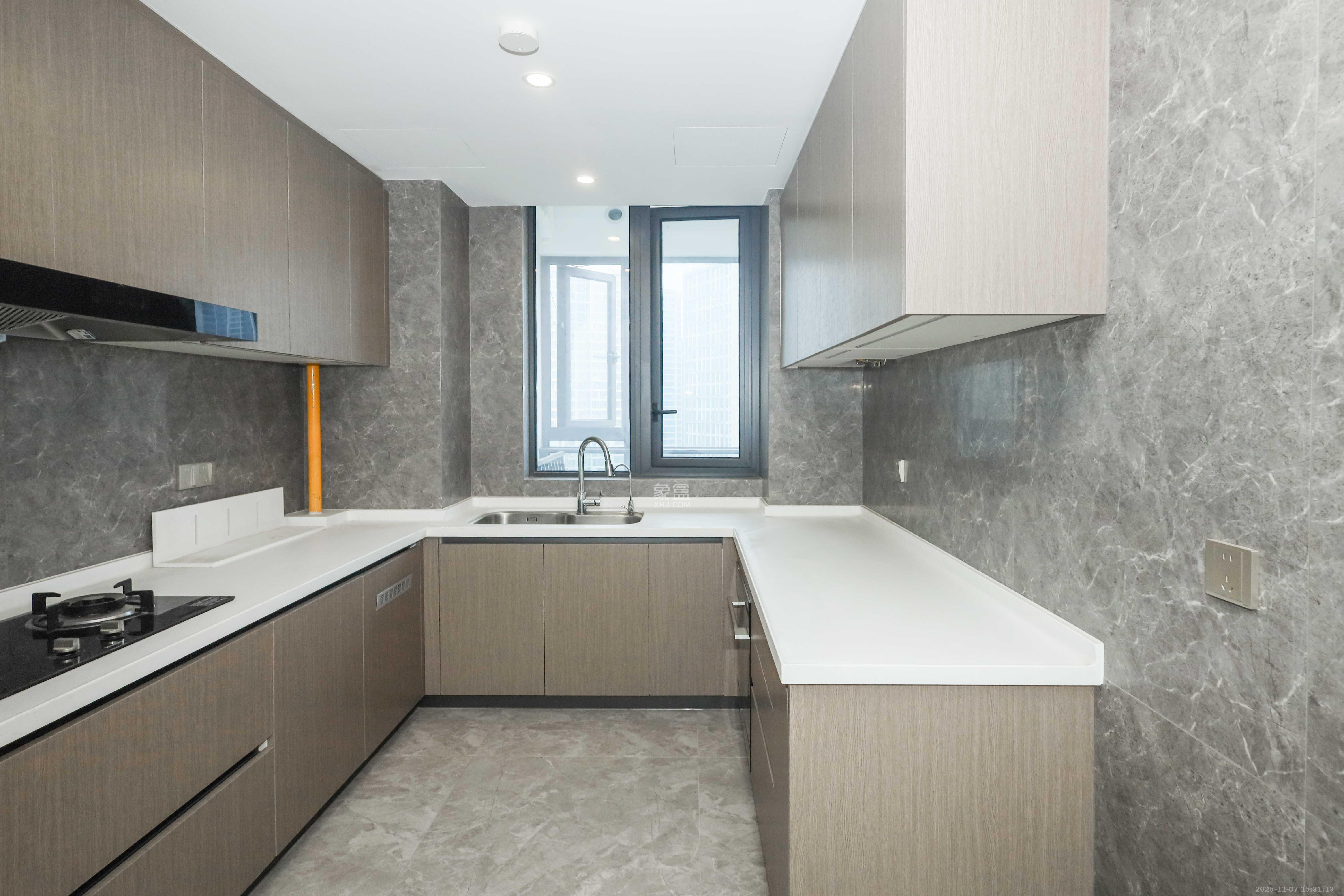 绿城招商桂语雲峯 4室2厅2卫 308.0万 绿城招商桂语雲峯 4室2厅2卫 308.0万厨房