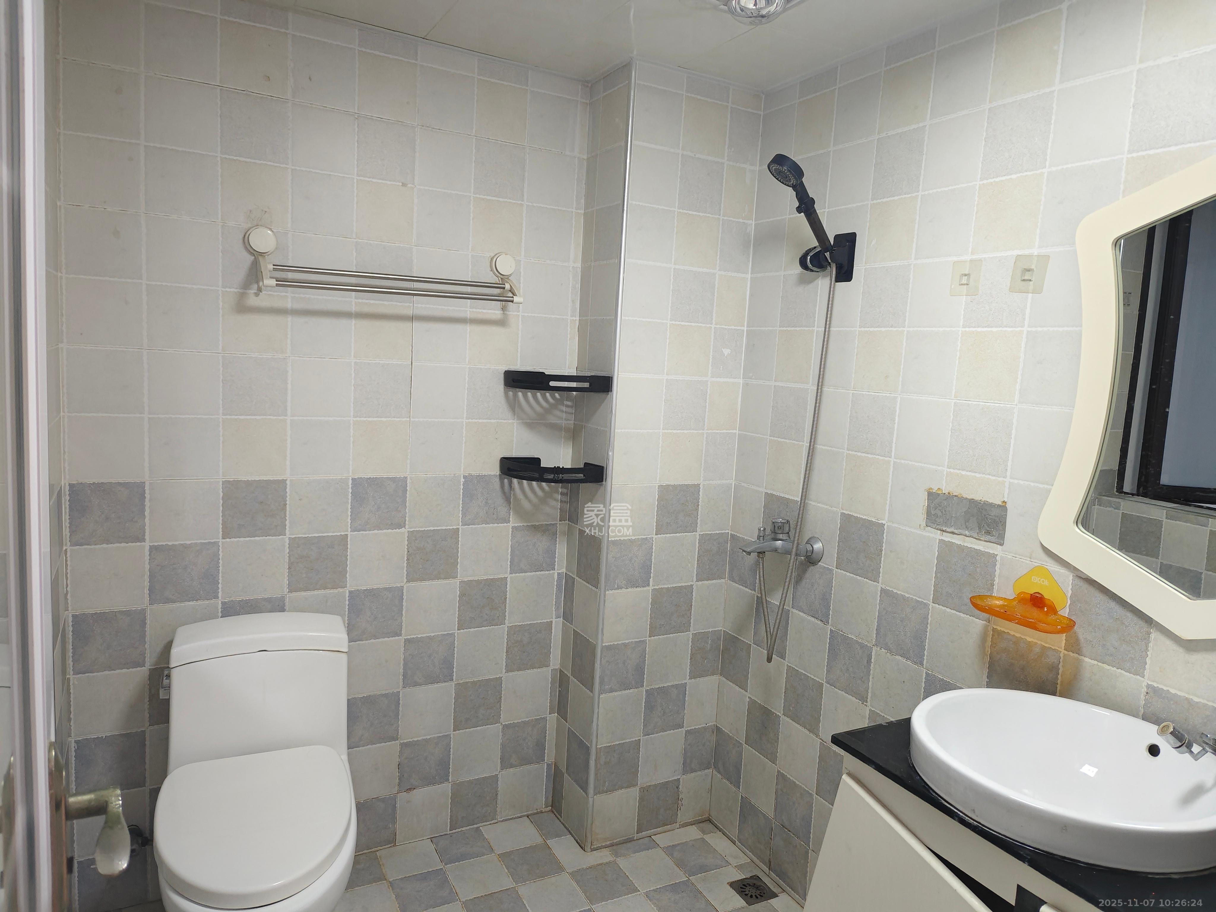 光明E城  2室2厅1卫    2300.0元/月室内图