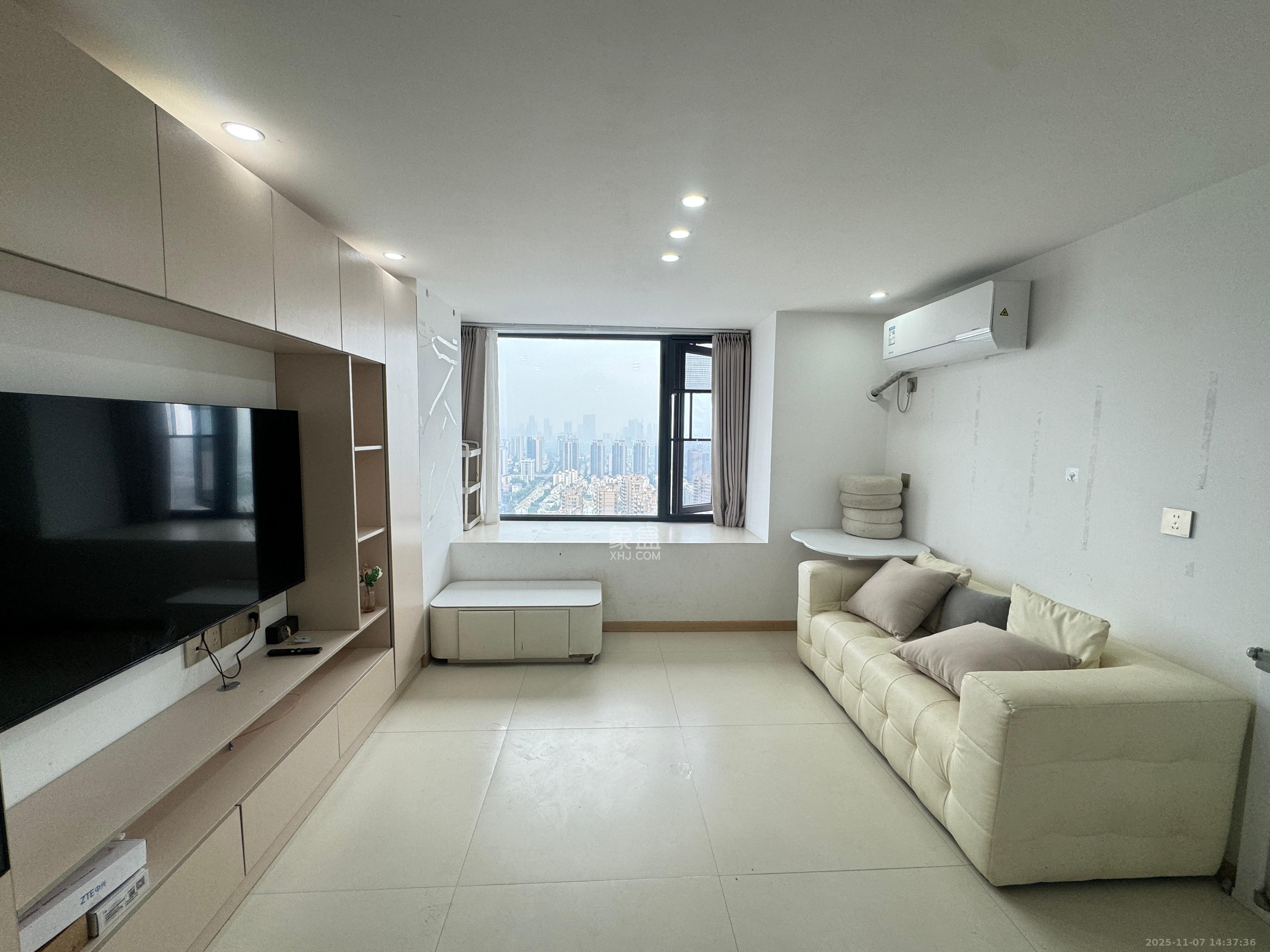 保利中环广场(保利中悦苑) 2室1厅1卫 2100.0元/月 保利中环广场(保利中悦苑) 2室1厅1卫 2100.0元/月室内图