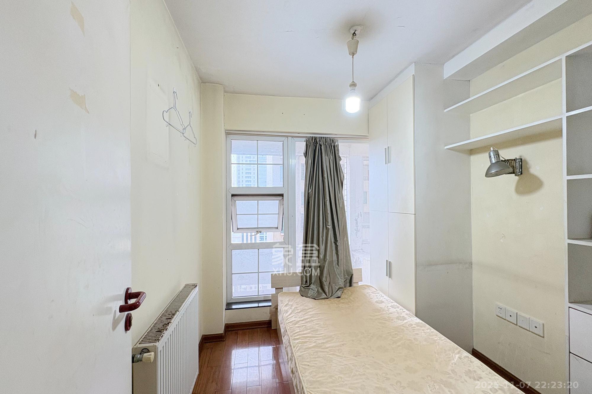 香格里嘉园  4室2厅2卫    150.0万其他