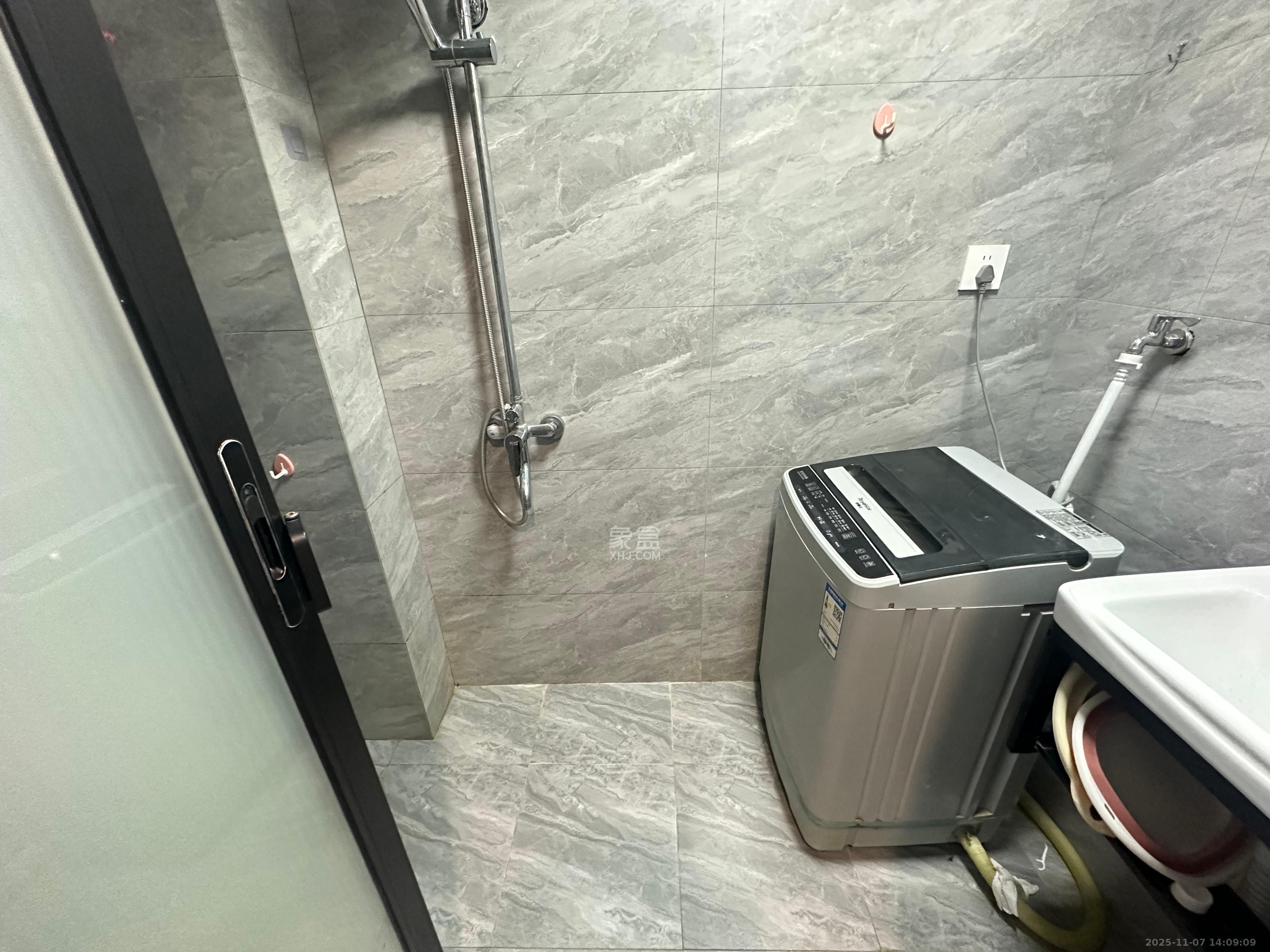 保利麓谷林语I区 1室1厅1卫 1400.0元/月 保利麓谷林语I区 1室1厅1卫 1400.0元/月室内图