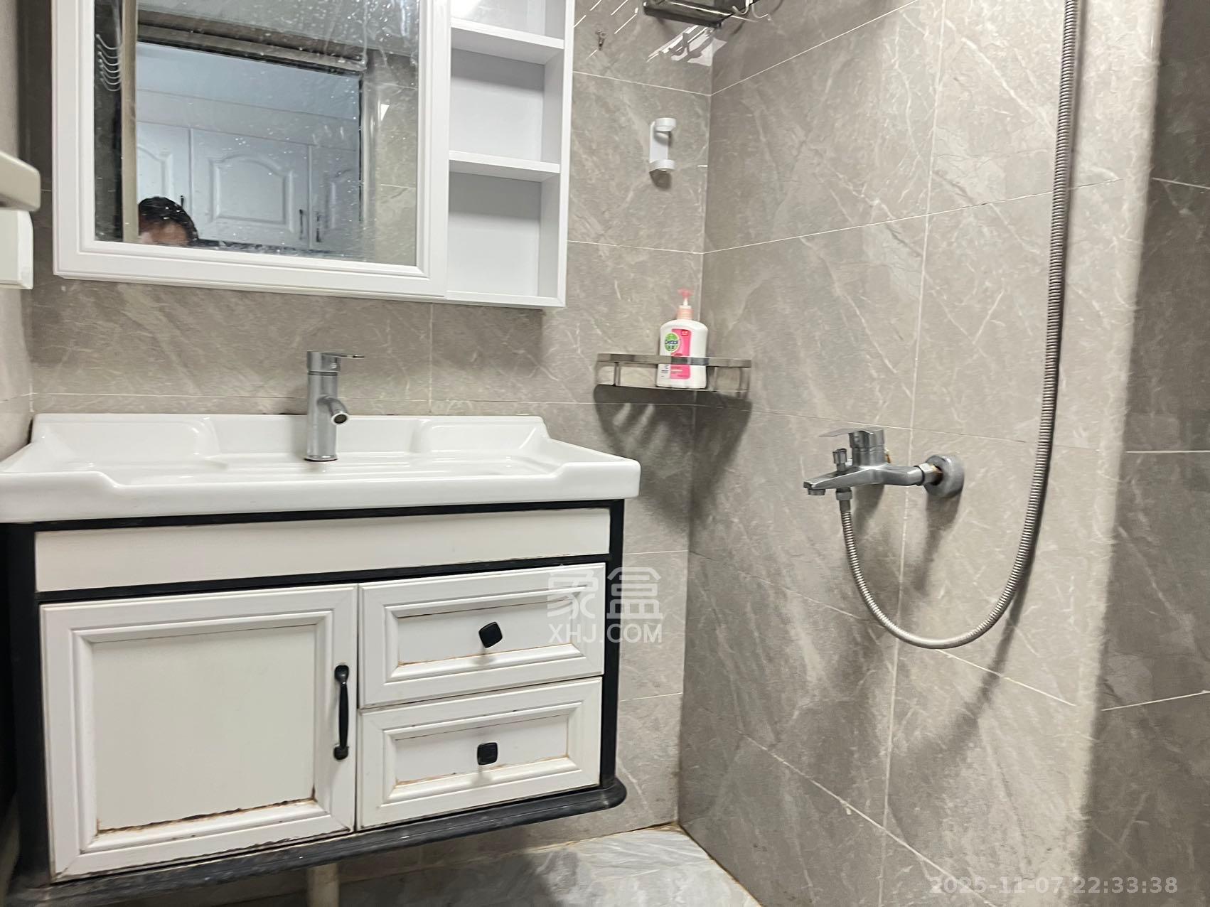 裕天国际商汇中心  1室1厅1卫    1800.0元/月室内图