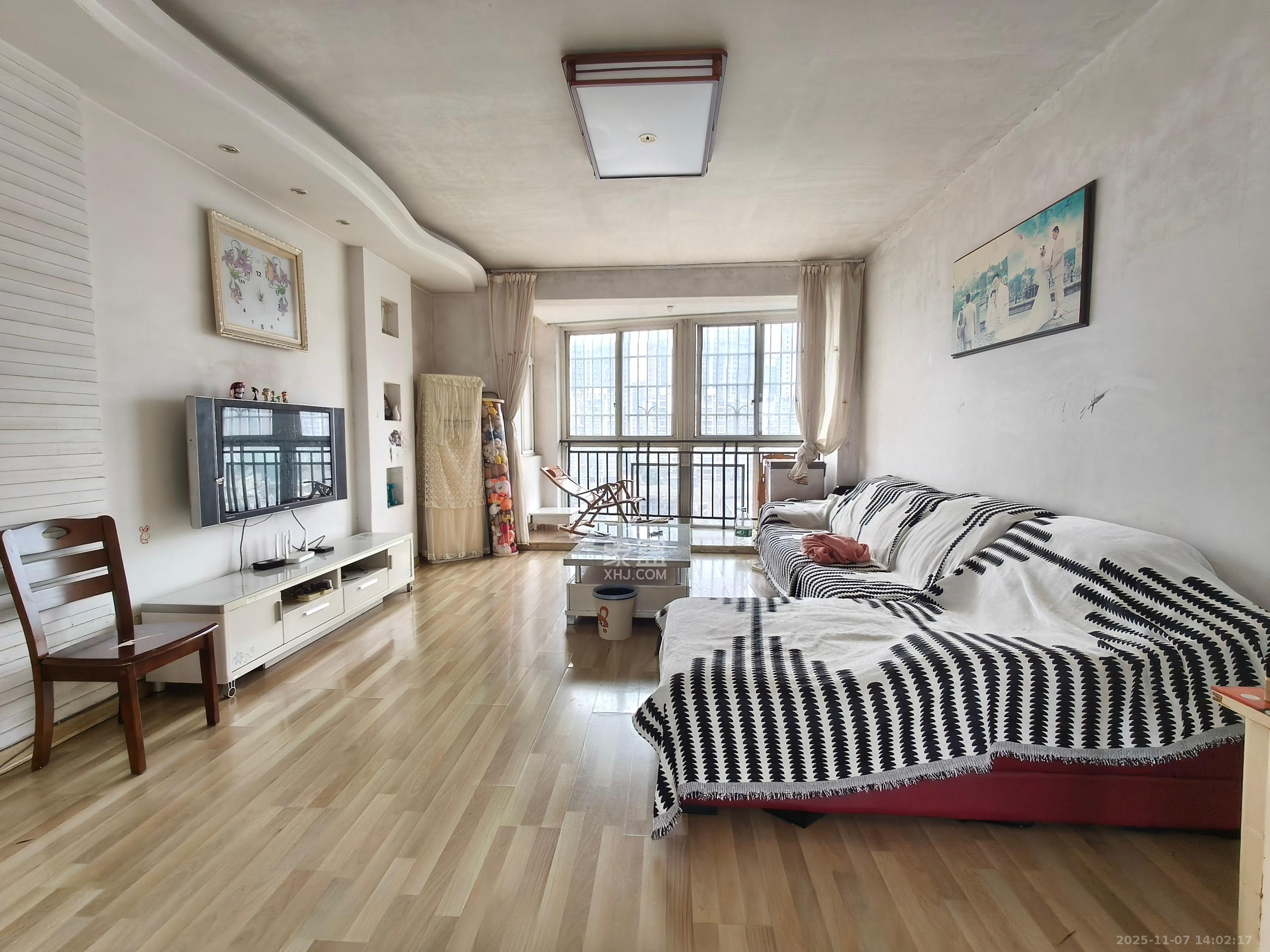 幸福洋房 3室2厅2卫 1900.0元/月 幸福洋房 3室2厅2卫 1900.0元/月室内图