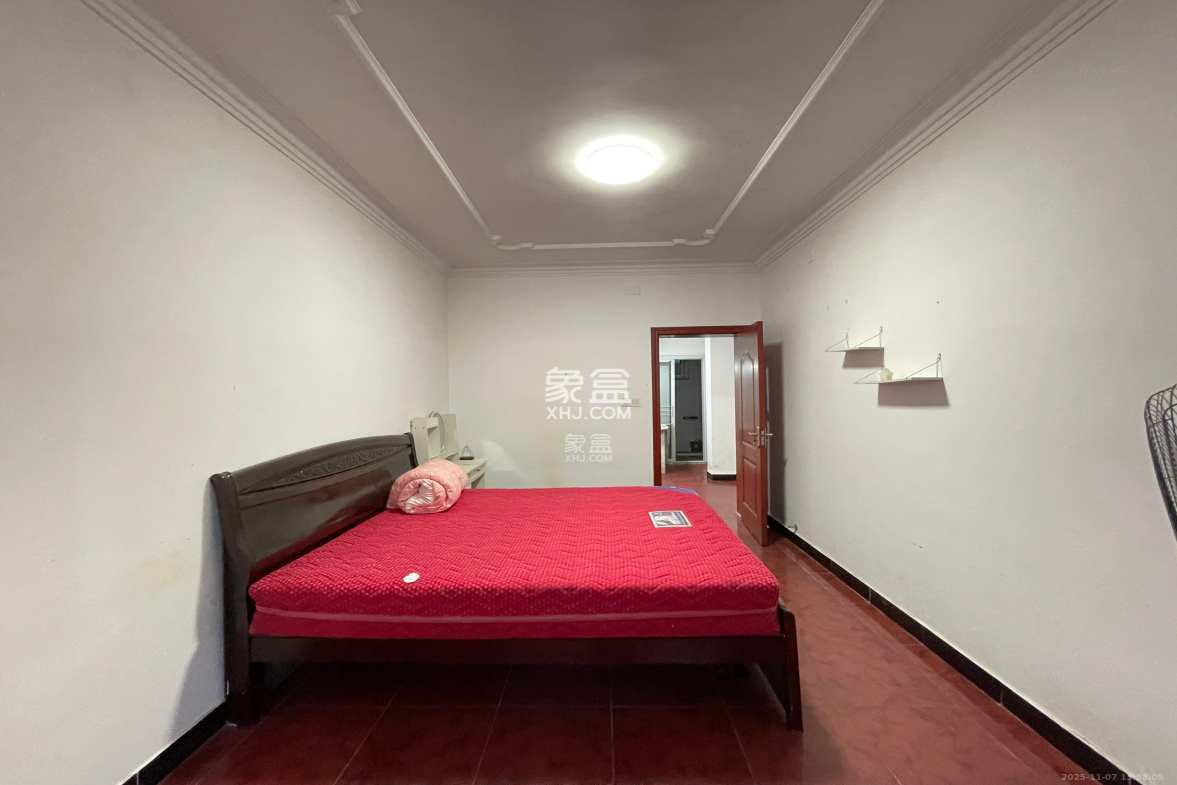 湘银公寓 2室2厅1卫 1500.0元/月 湘银公寓 2室2厅1卫 1500.0元/月室内图