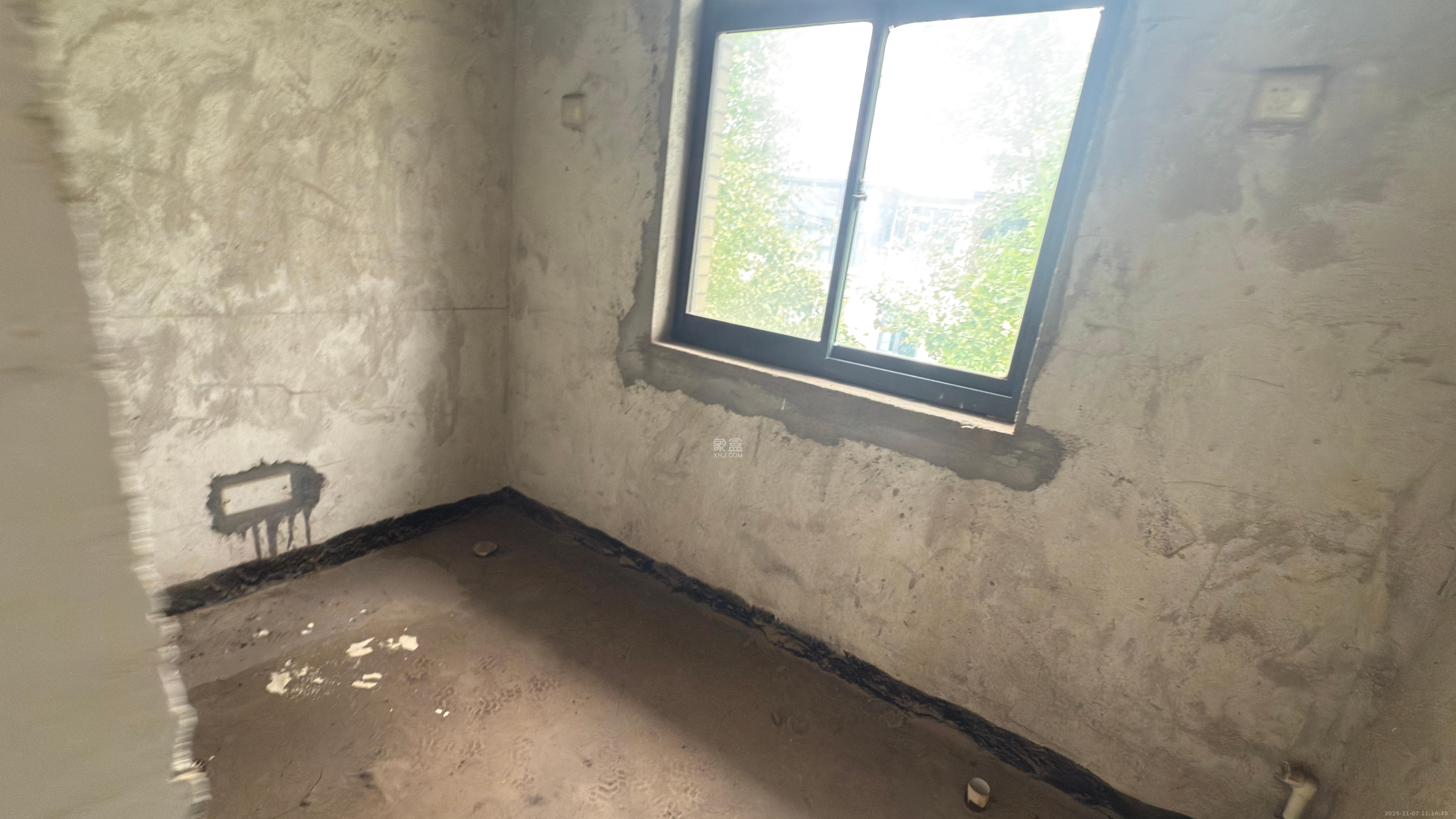 逸墅庄园 1室1厅1卫 150.0万 逸墅庄园 1室1厅1卫 150.0万客厅