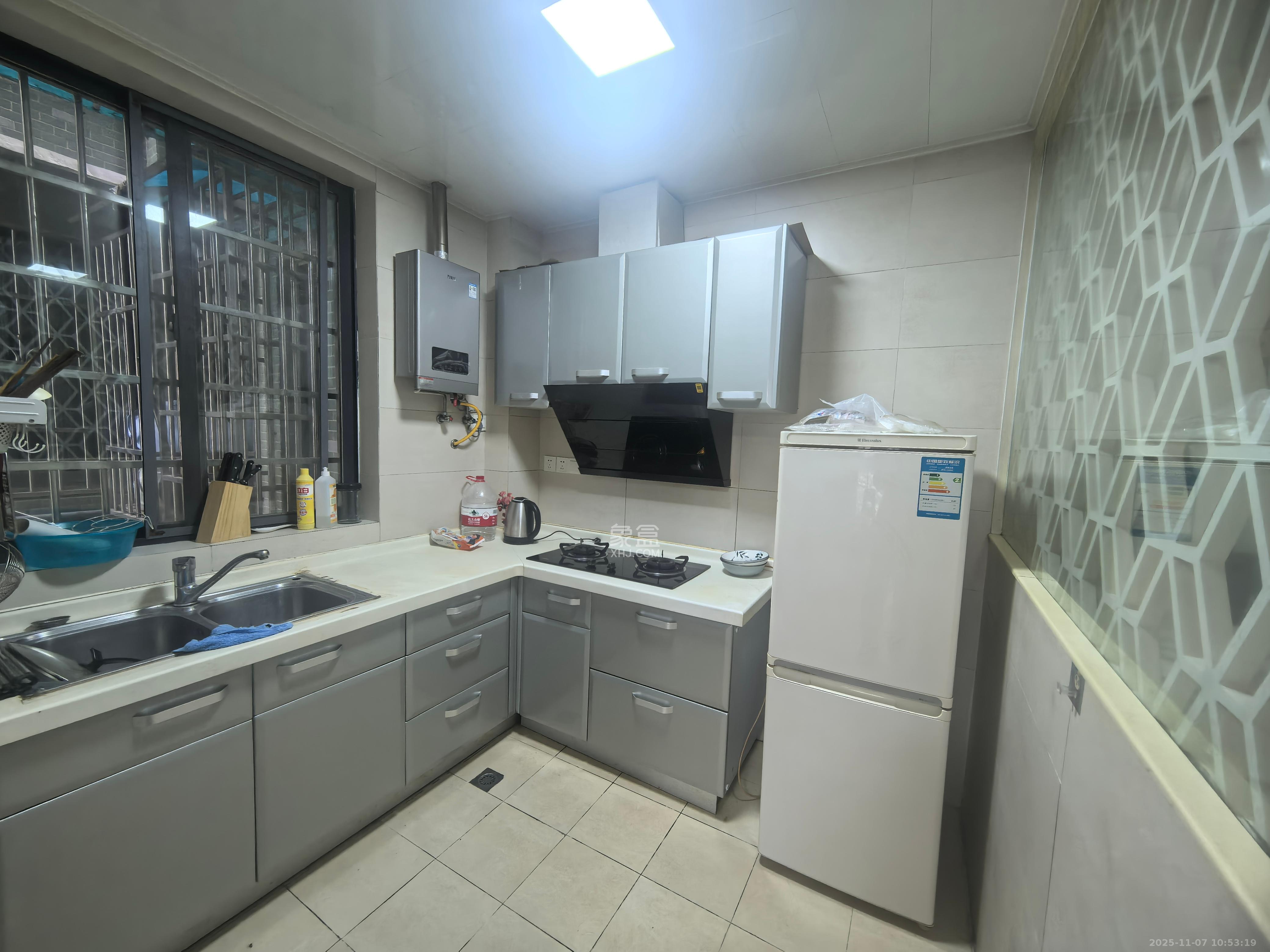 颐美沁园 2室1厅1卫 2300.0元/月 颐美沁园 2室1厅1卫 2300.0元/月室内图