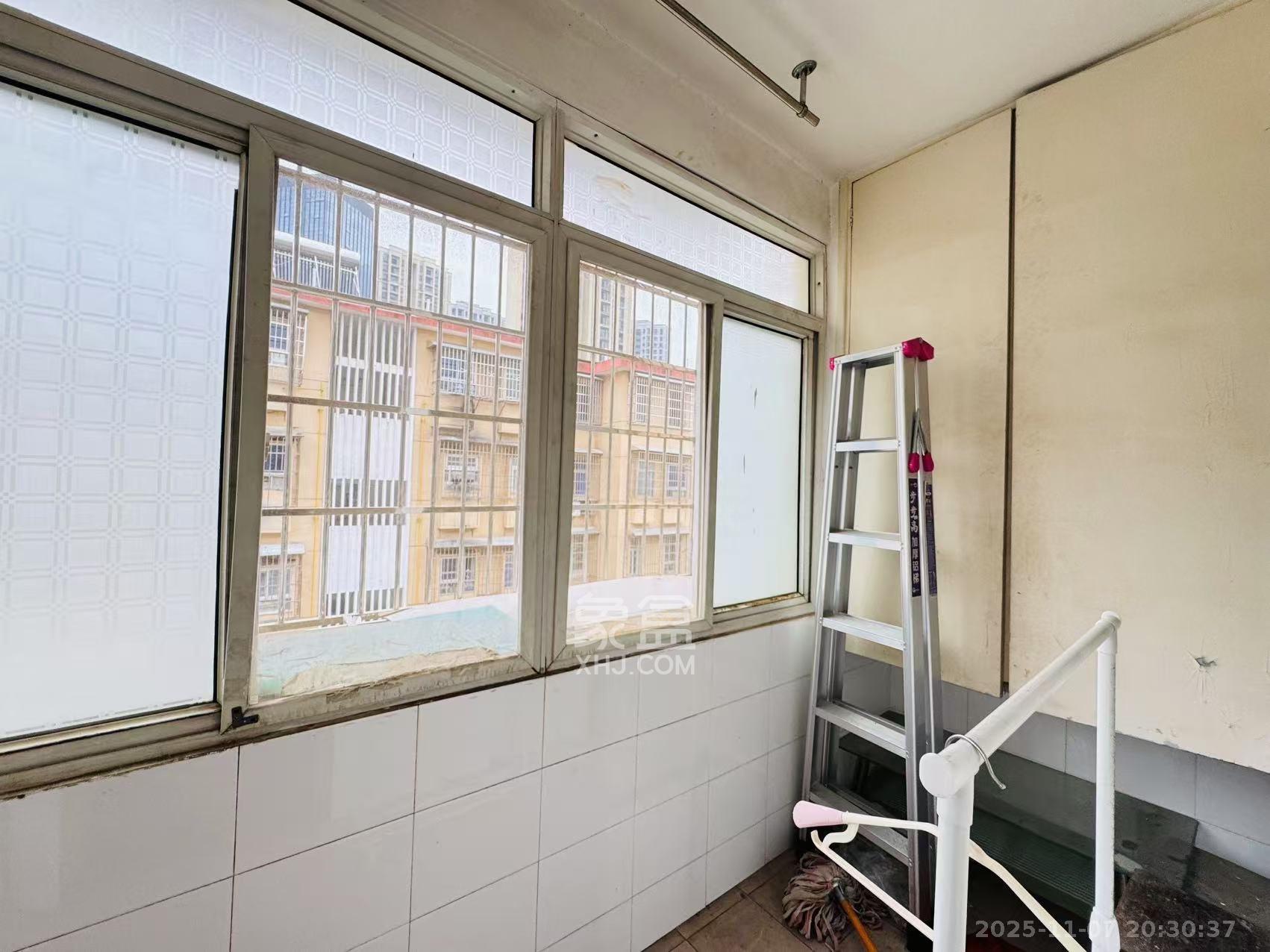 二机小区  2室1厅1卫    1200.0元/月室内图