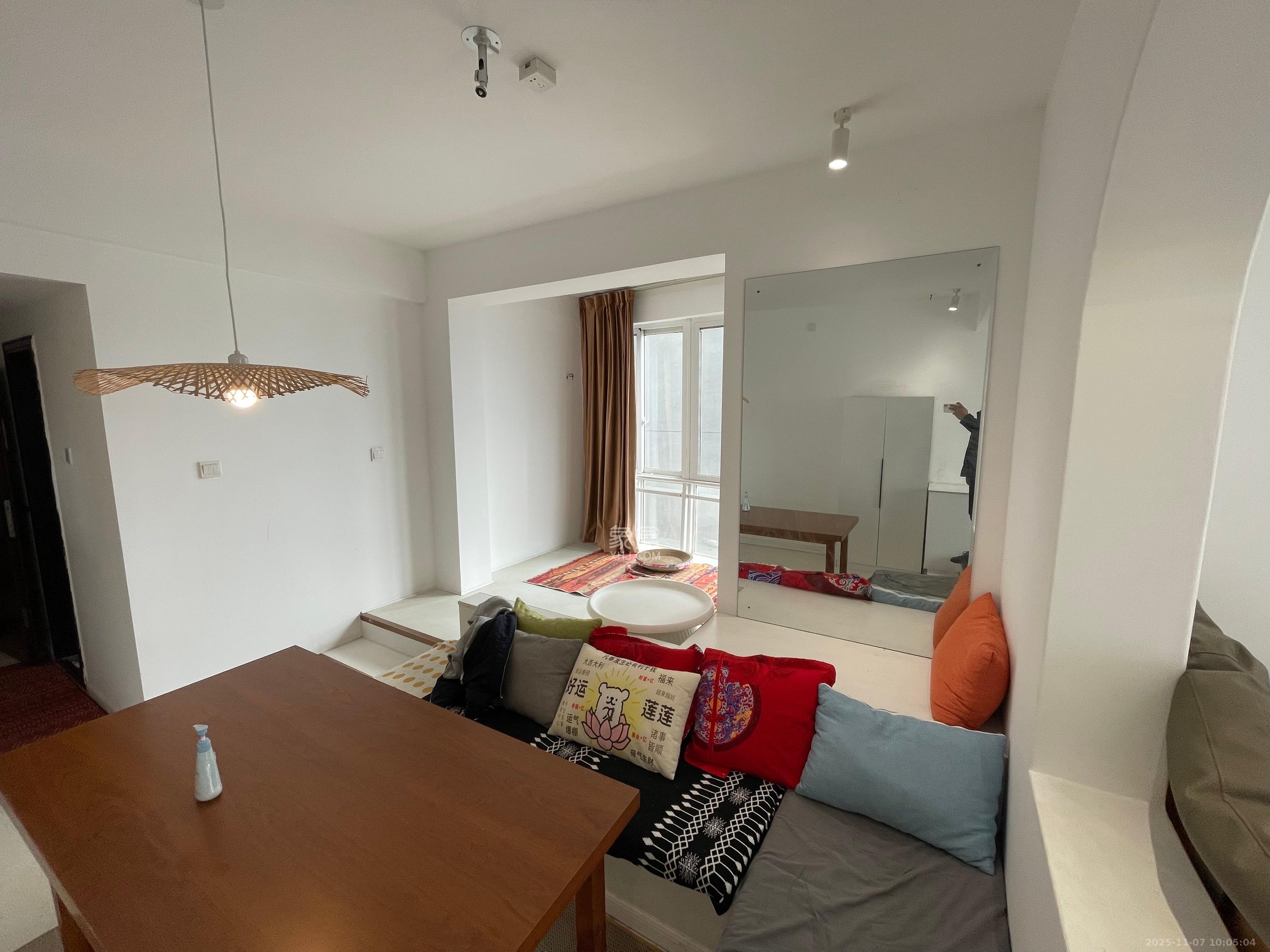 天心华庭  1室1厅1卫    2500.0元/月