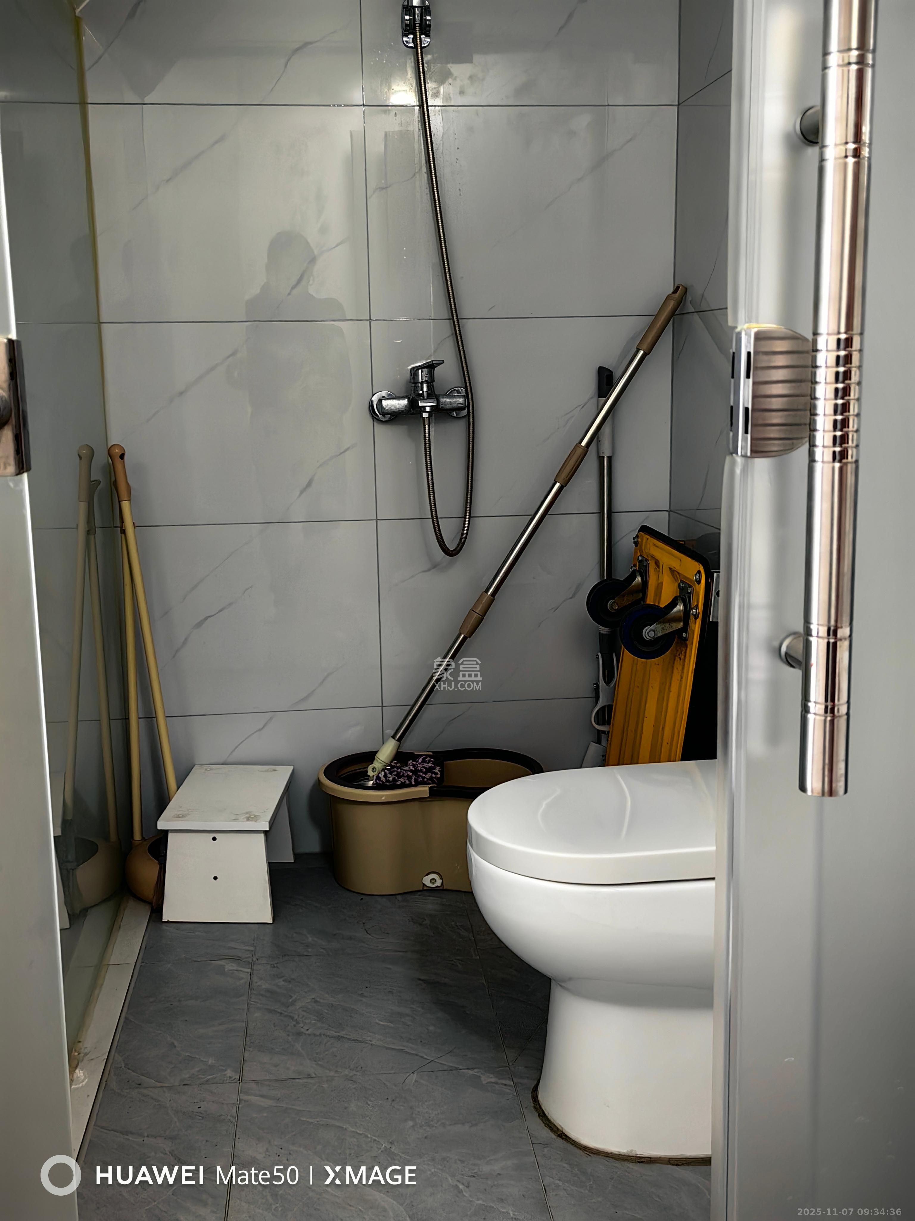 卓越中寰 2室1厅1卫 2600.0元/月 卓越中寰 2室1厅1卫 2600.0元/月室内图