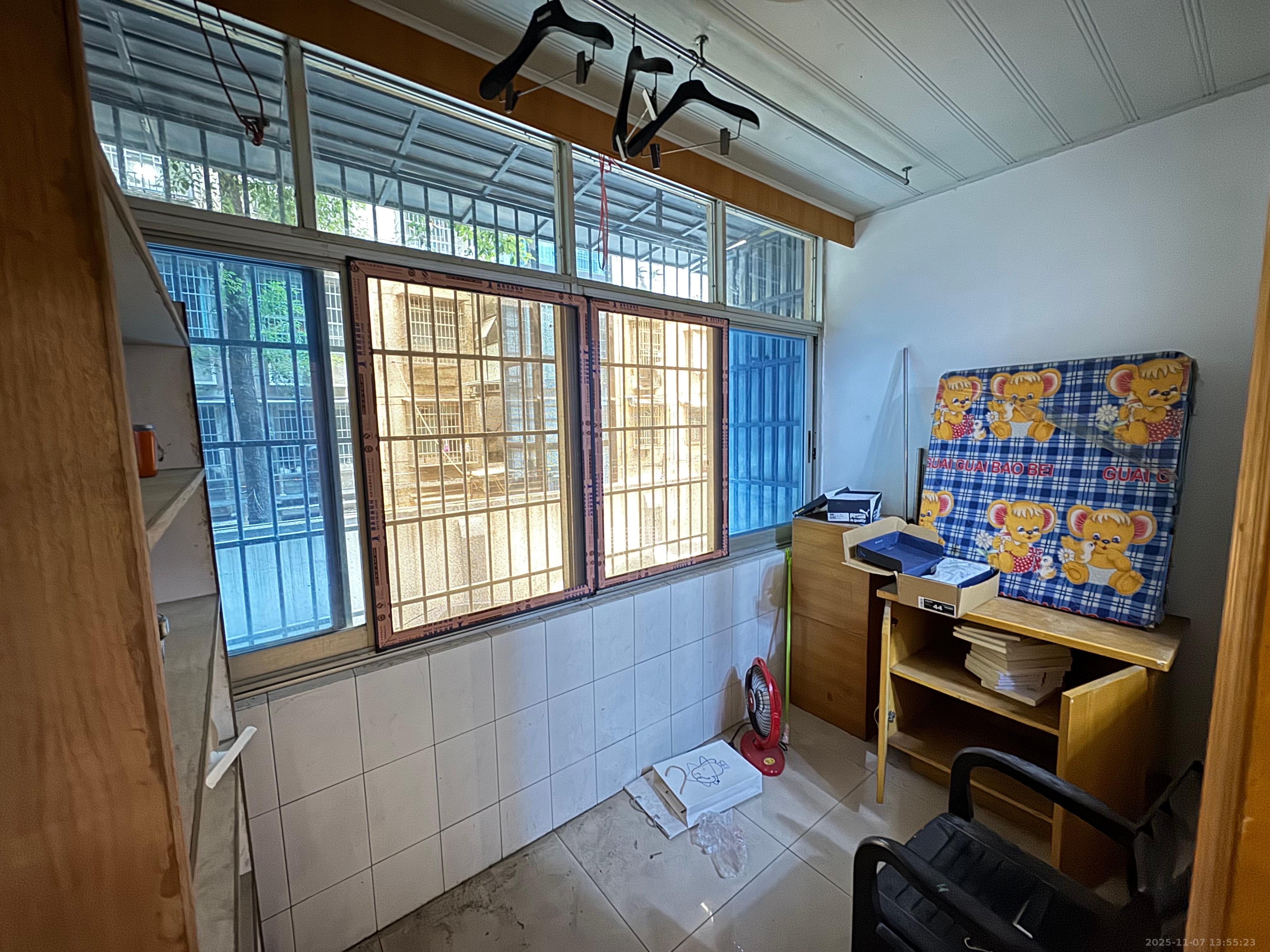 燕子岭宿舍燕子岭正街28号 1室1厅1卫 1650.0元/月 燕子岭宿舍燕子岭正街28号 1室1厅1卫 1650.0元/月室内图