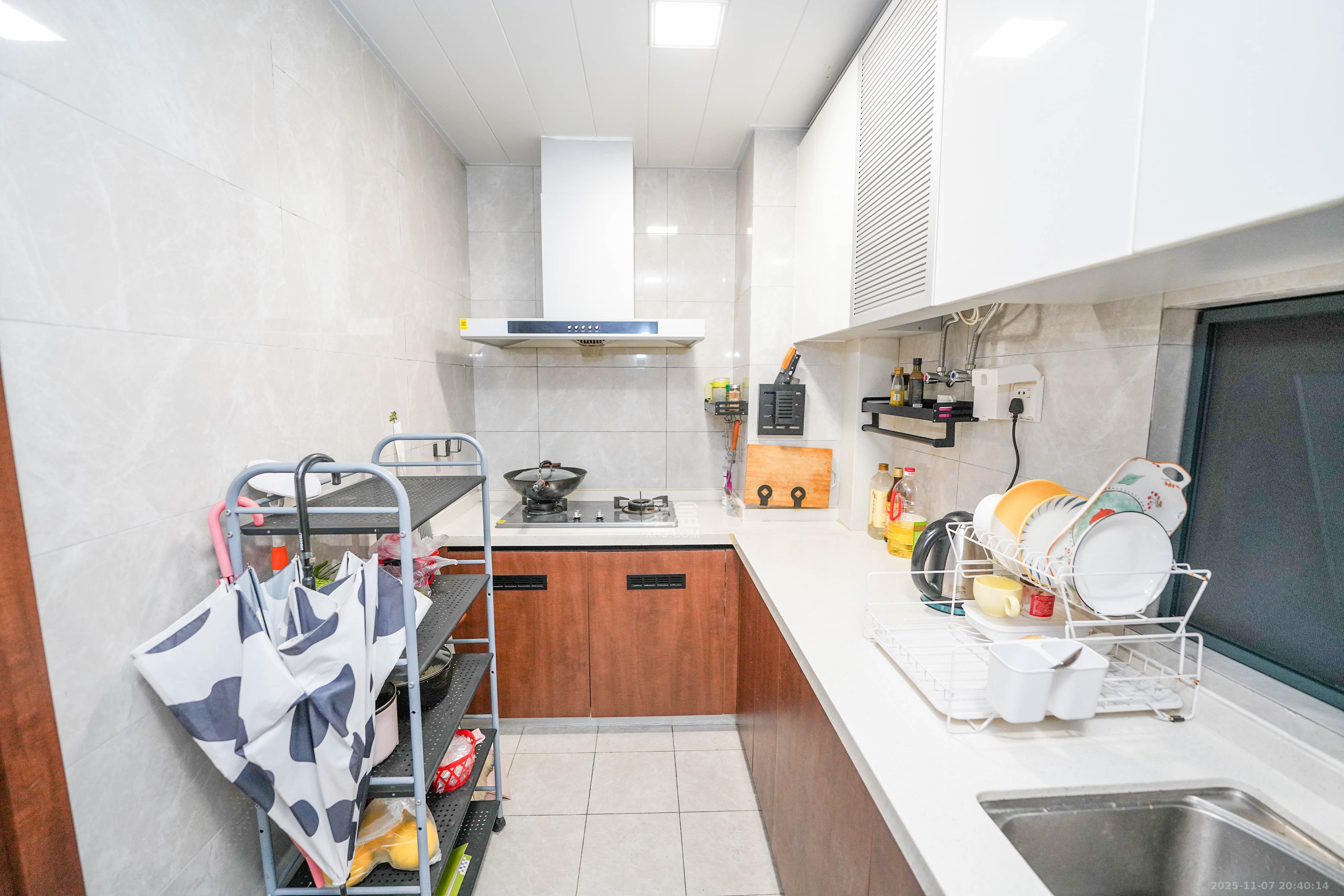 汇金城/嘉华城（二期、三期）  3室2厅2卫    138.0万厨房