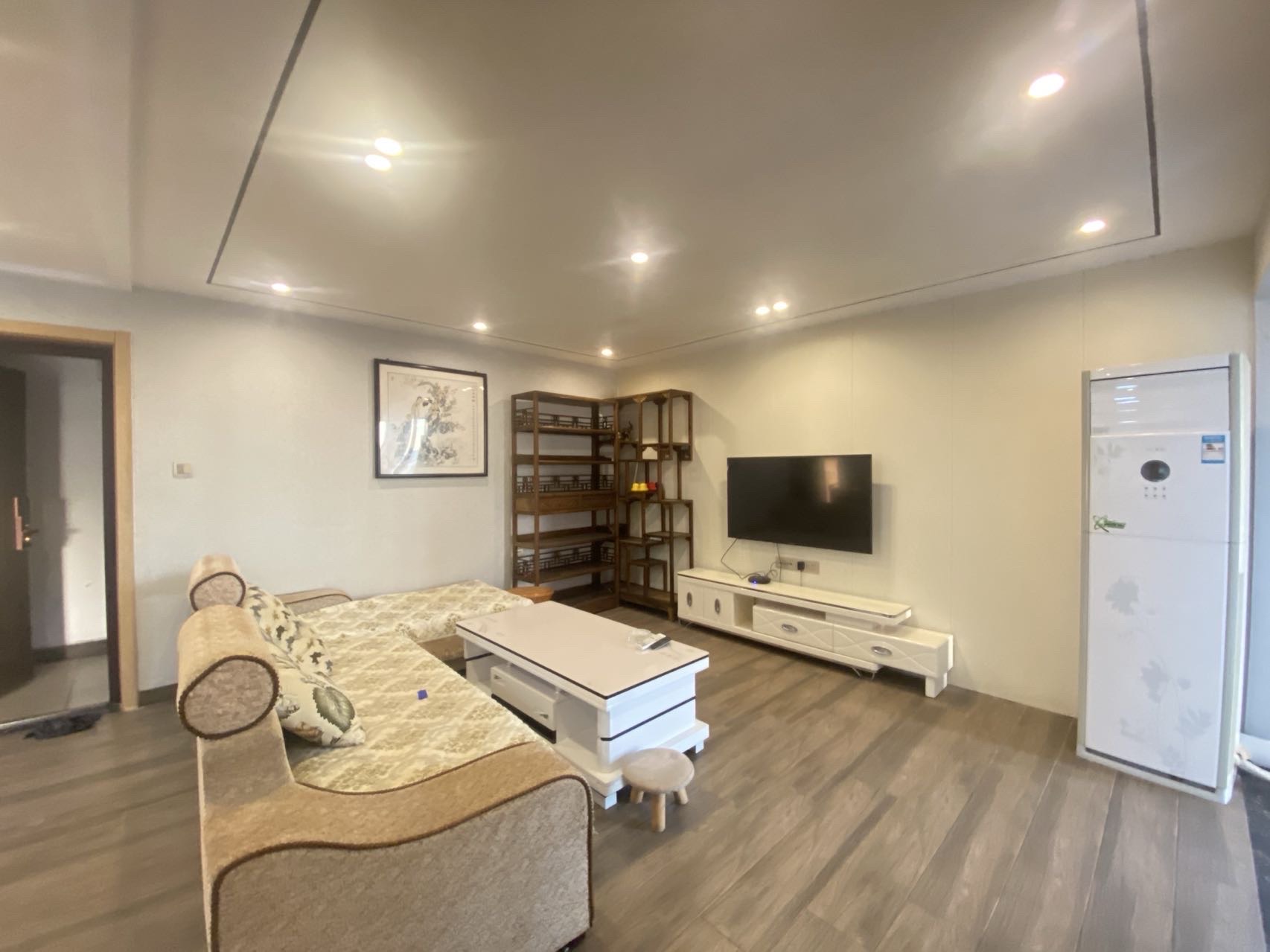 M国际 2室2厅1卫 1500.0元/月 M国际 2室2厅1卫 1500.0元/月室内图