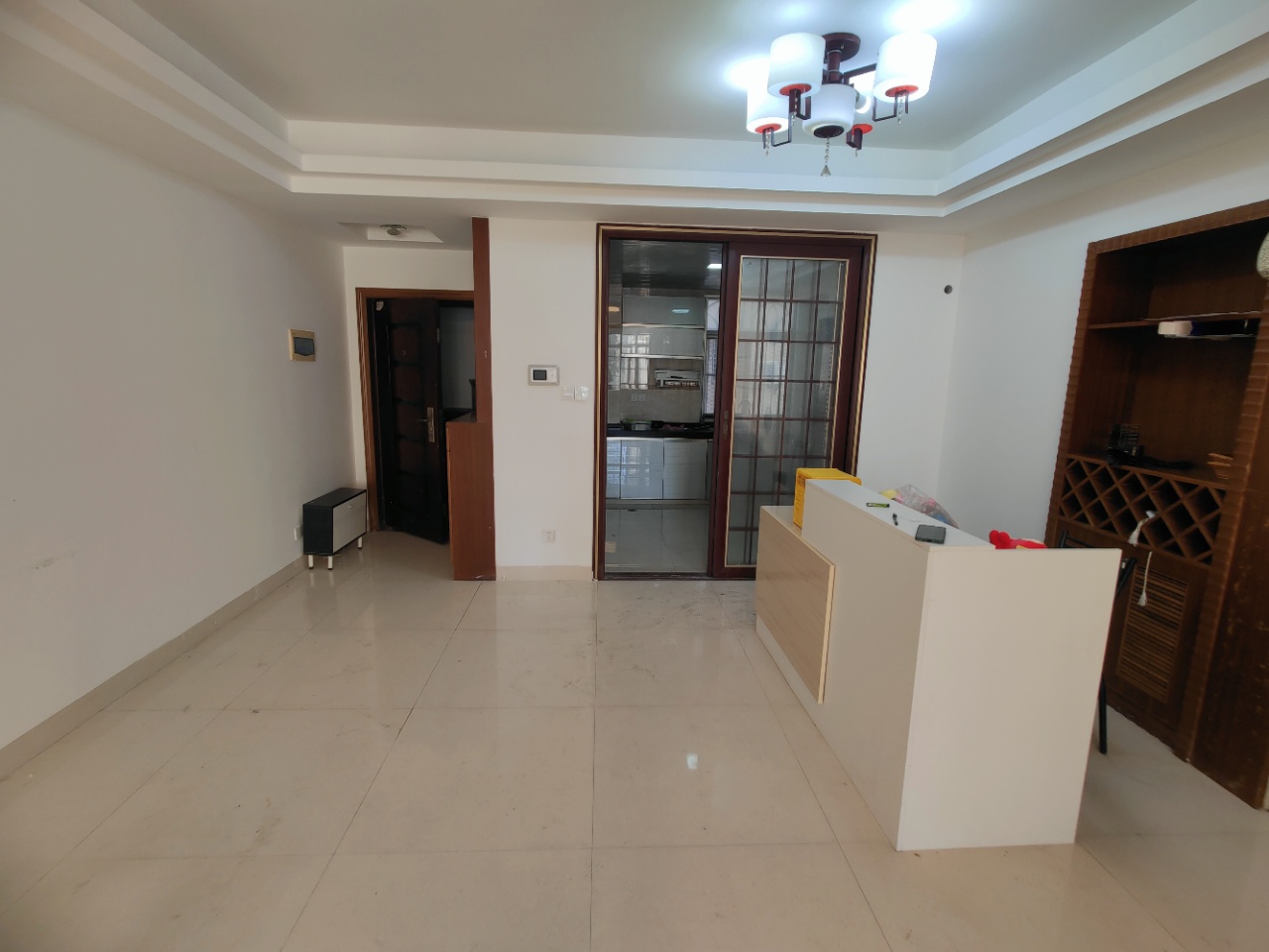 学苑公寓 4室2厅2卫 3200.0元/月 学苑公寓 4室2厅2卫 3200.0元/月室内图