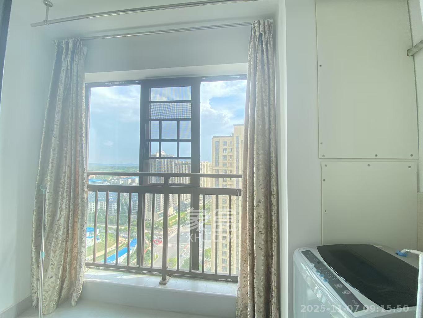 绿地新都会  2室2厅1卫    1800.0元/月室内图