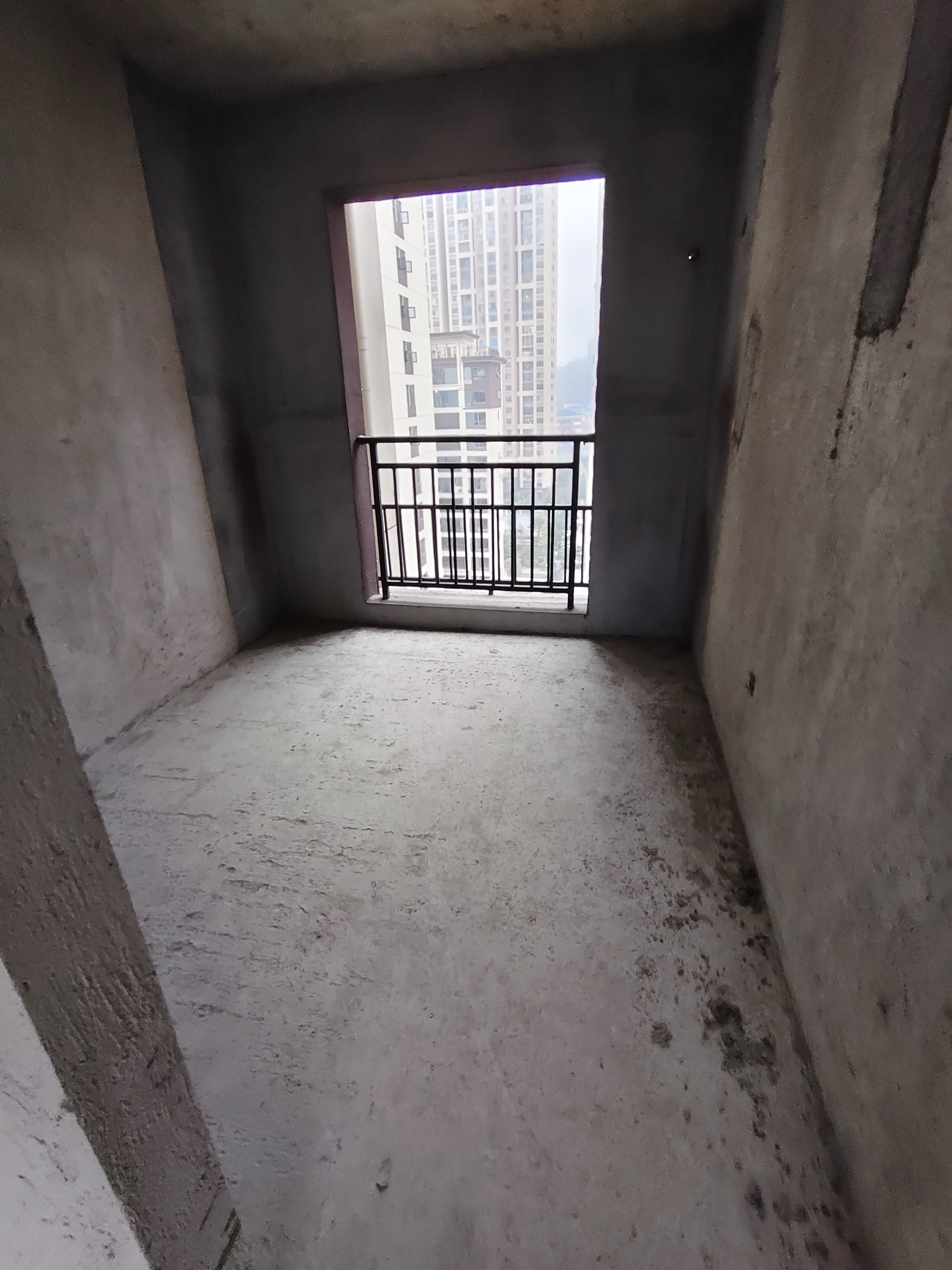 百弘学府城三期 5室2厅2卫 95.8万 百弘学府城三期 5室2厅2卫 95.8万客厅