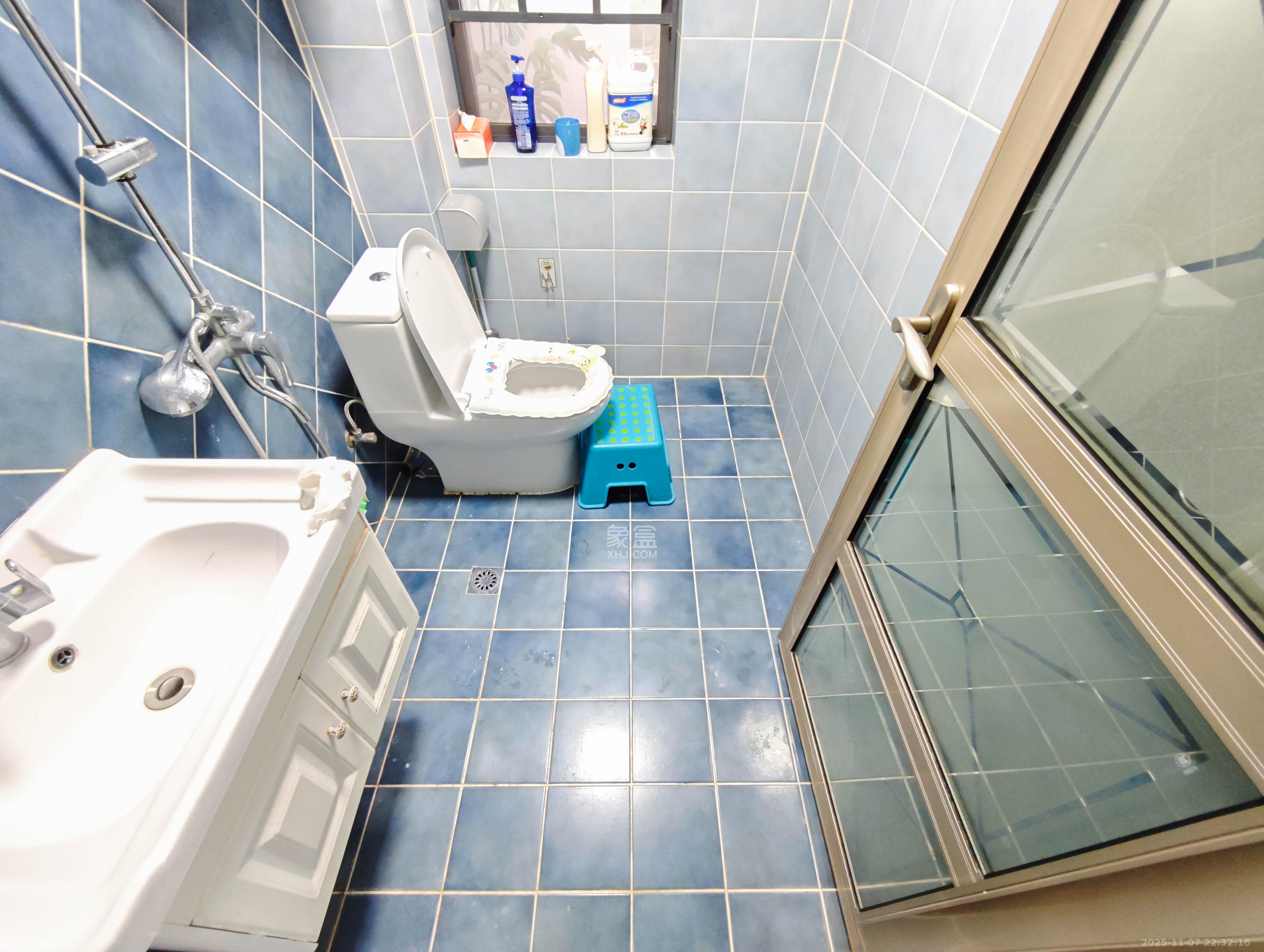 富春山  4室1厅2卫    108.0万卫生间