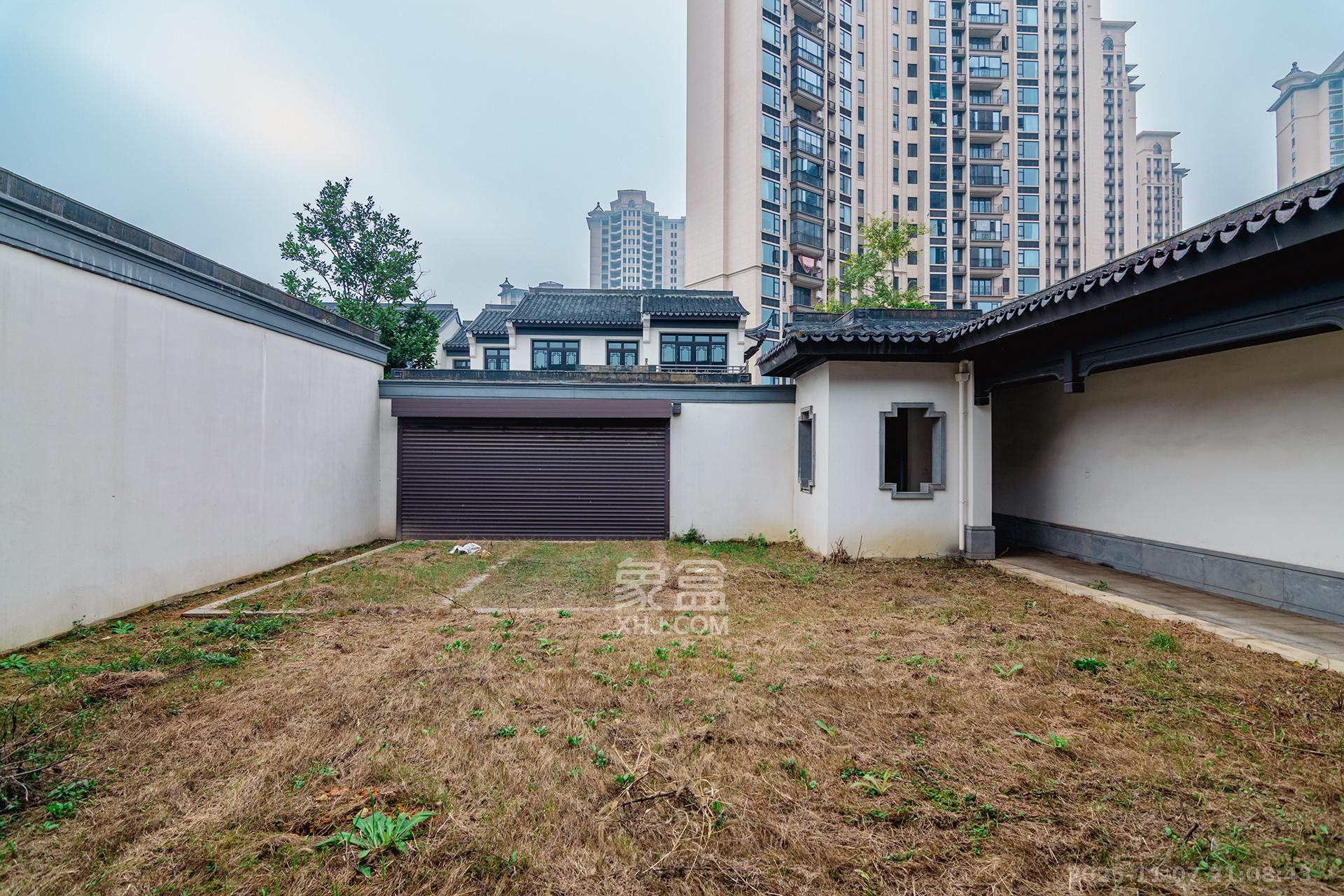 绿城高尔夫小镇  6室2厅4卫    390.0万其他