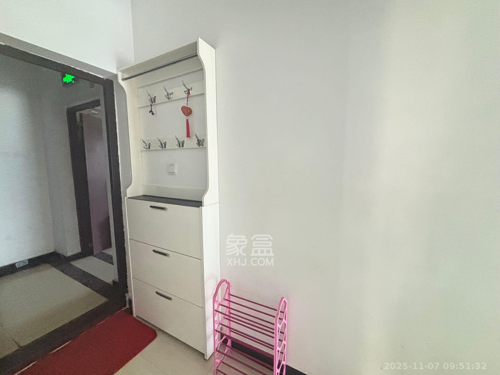 中南红领邦(红星嘉和苑) 3室2厅1卫 2000.0元/月 中南红领邦(红星嘉和苑) 3室2厅1卫 2000.0元/月室内图