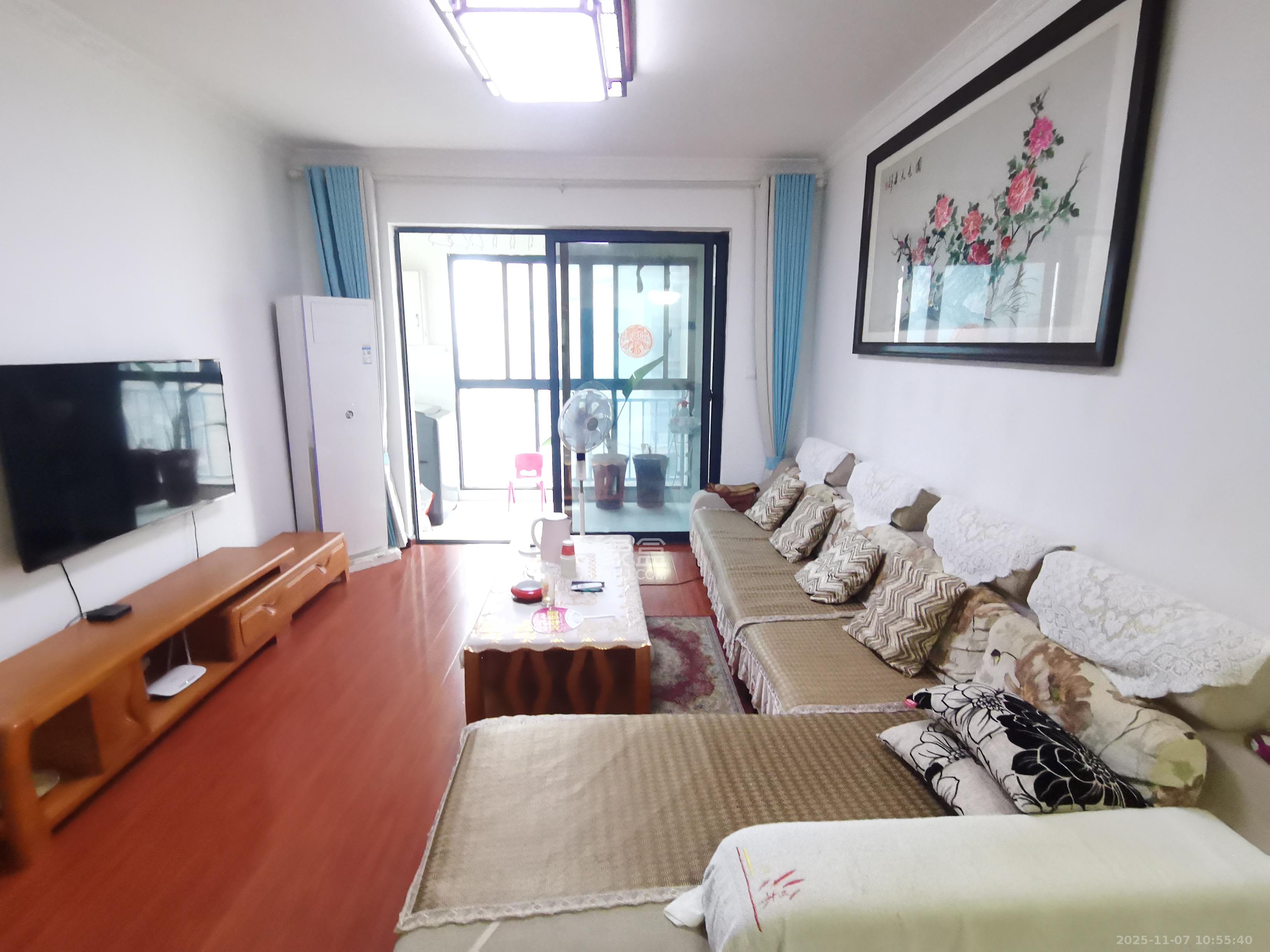 广泰锦苑  3室2厅1卫    2200.0元/月