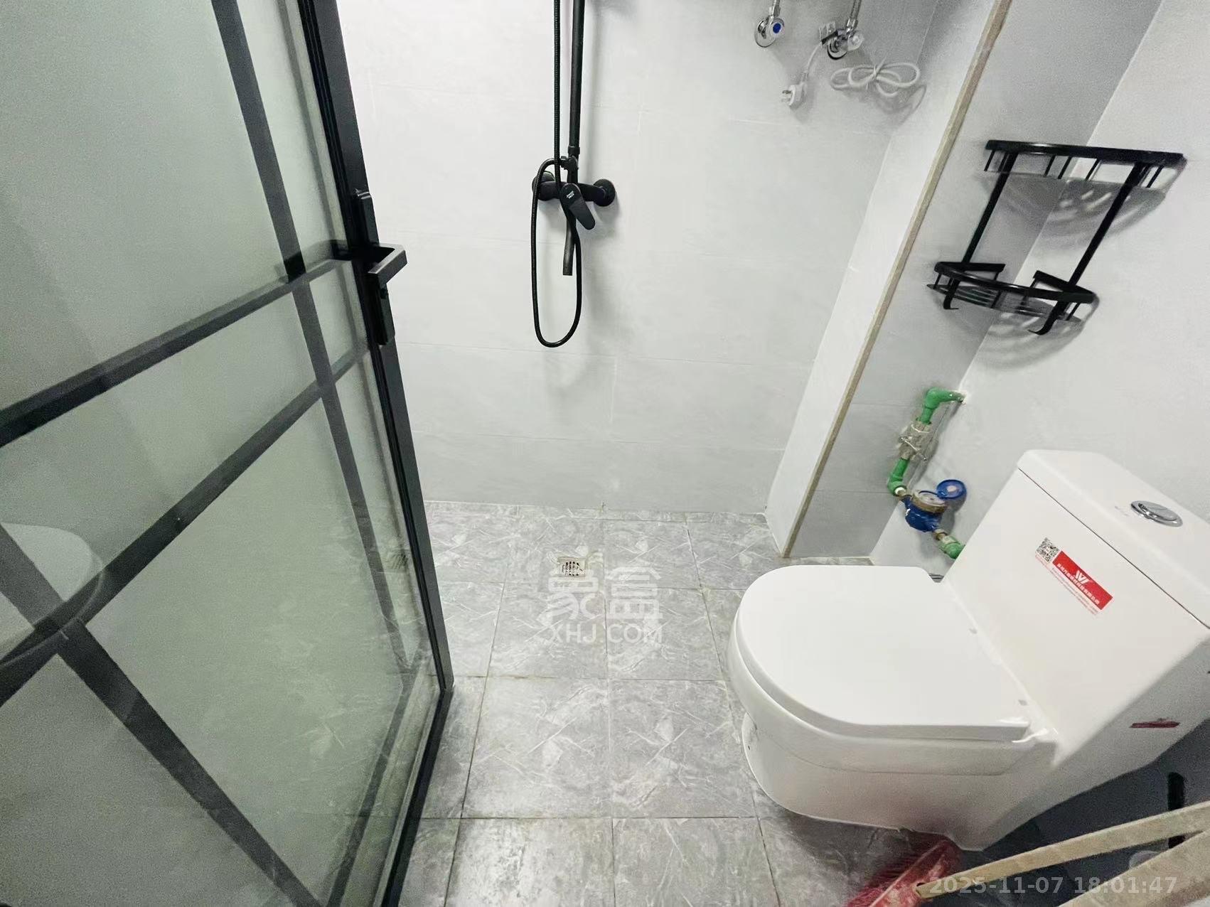 金地中交麓谷香颂(金地中交雅苑) 1室1厅1卫 1300.0元/月 金地中交麓谷香颂(金地中交雅苑) 1室1厅1卫 1300.0元/月室内图