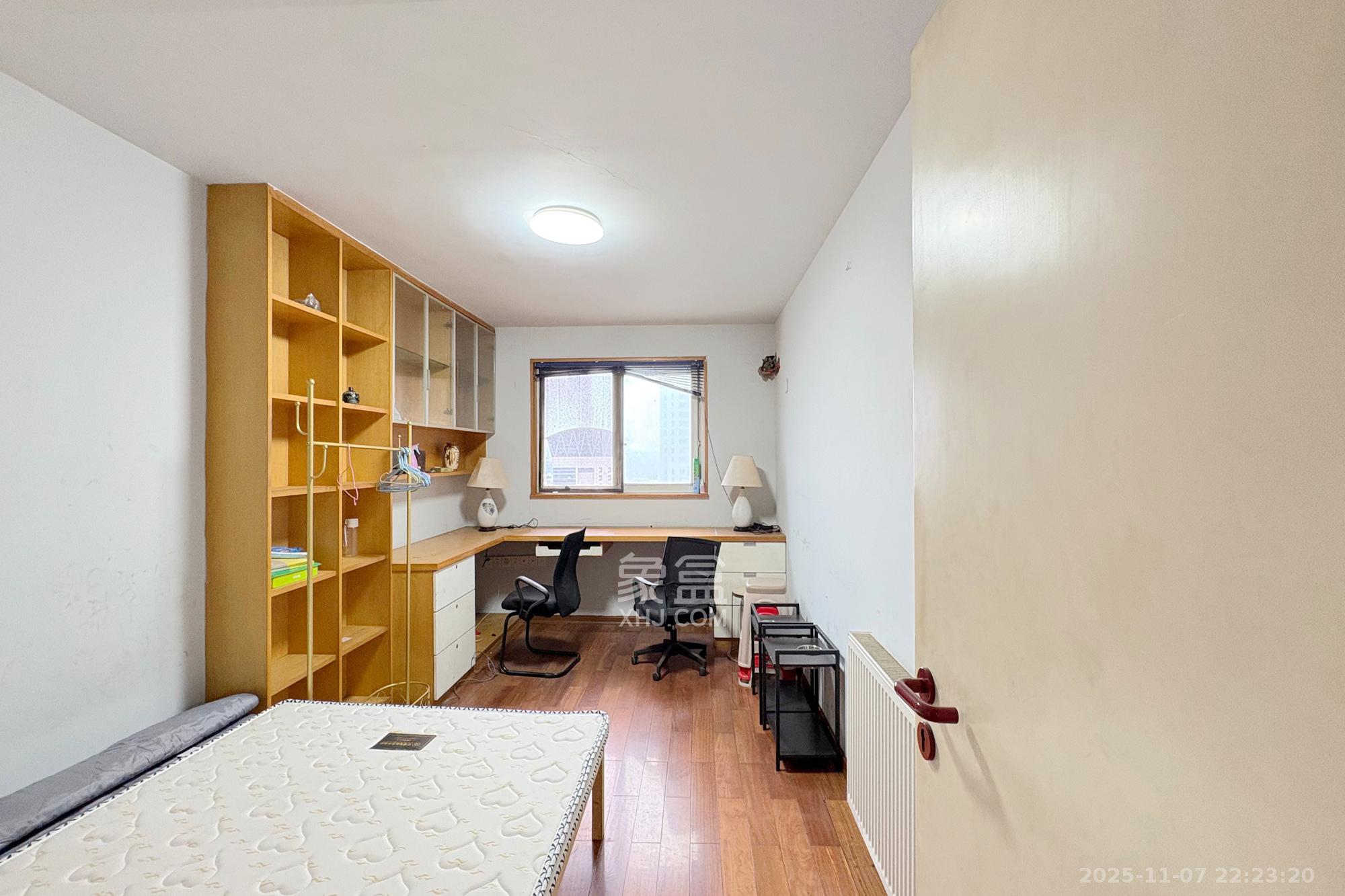 香格里嘉园  4室2厅2卫    150.0万其他