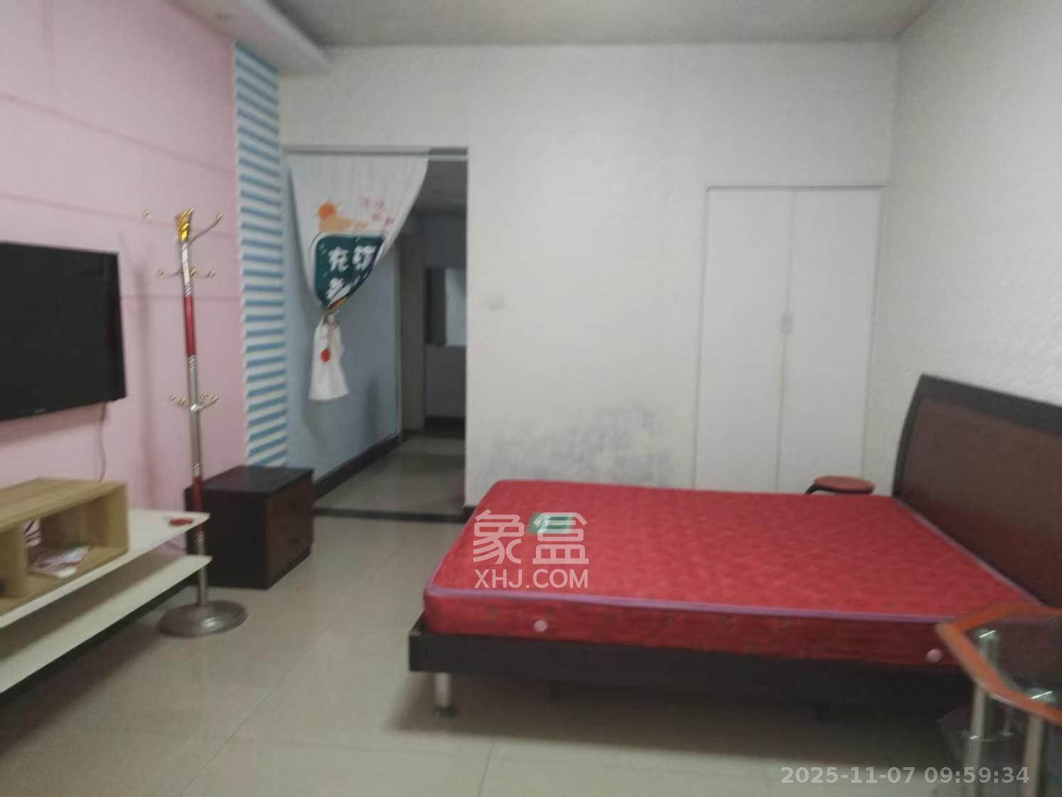 麓山才苑 1室1厅1卫 1600.0元/月 麓山才苑 1室1厅1卫 1600.0元/月室内图