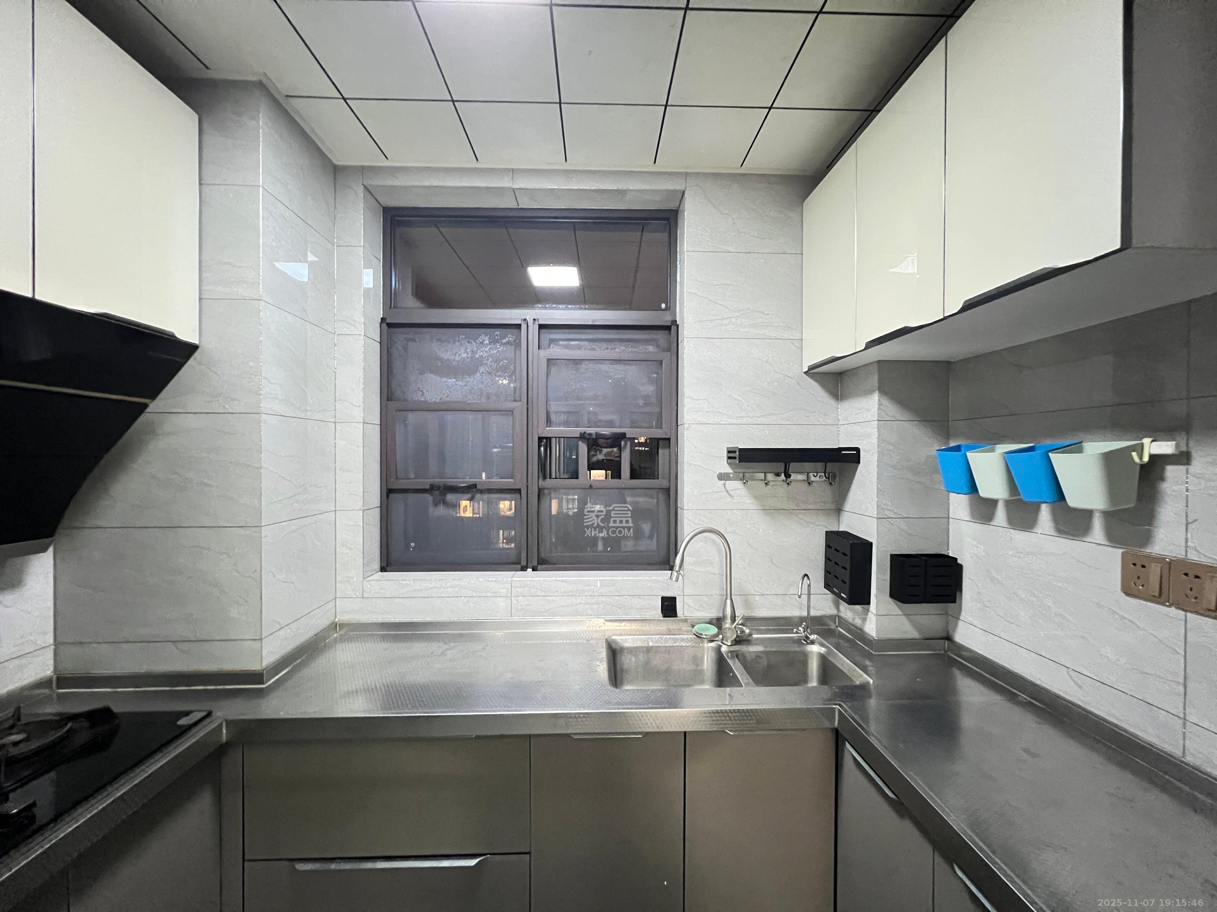 嘉雨兴园  2室1厅1卫    2800.0元/月室内图