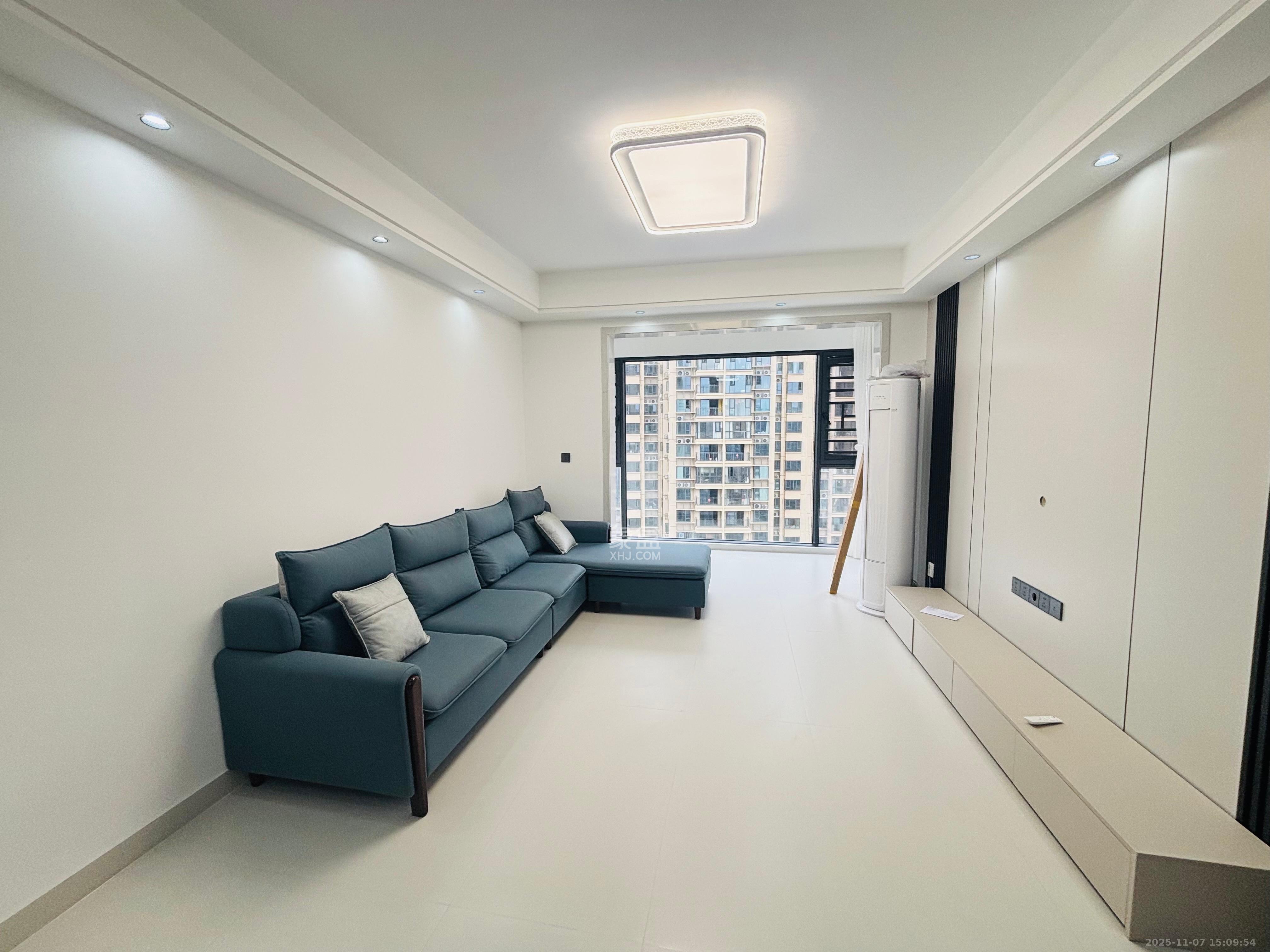 岭福家苑(天心佳苑) 3室2厅2卫 3600.0元/月 岭福家苑(天心佳苑) 3室2厅2卫 3600.0元/月室内图