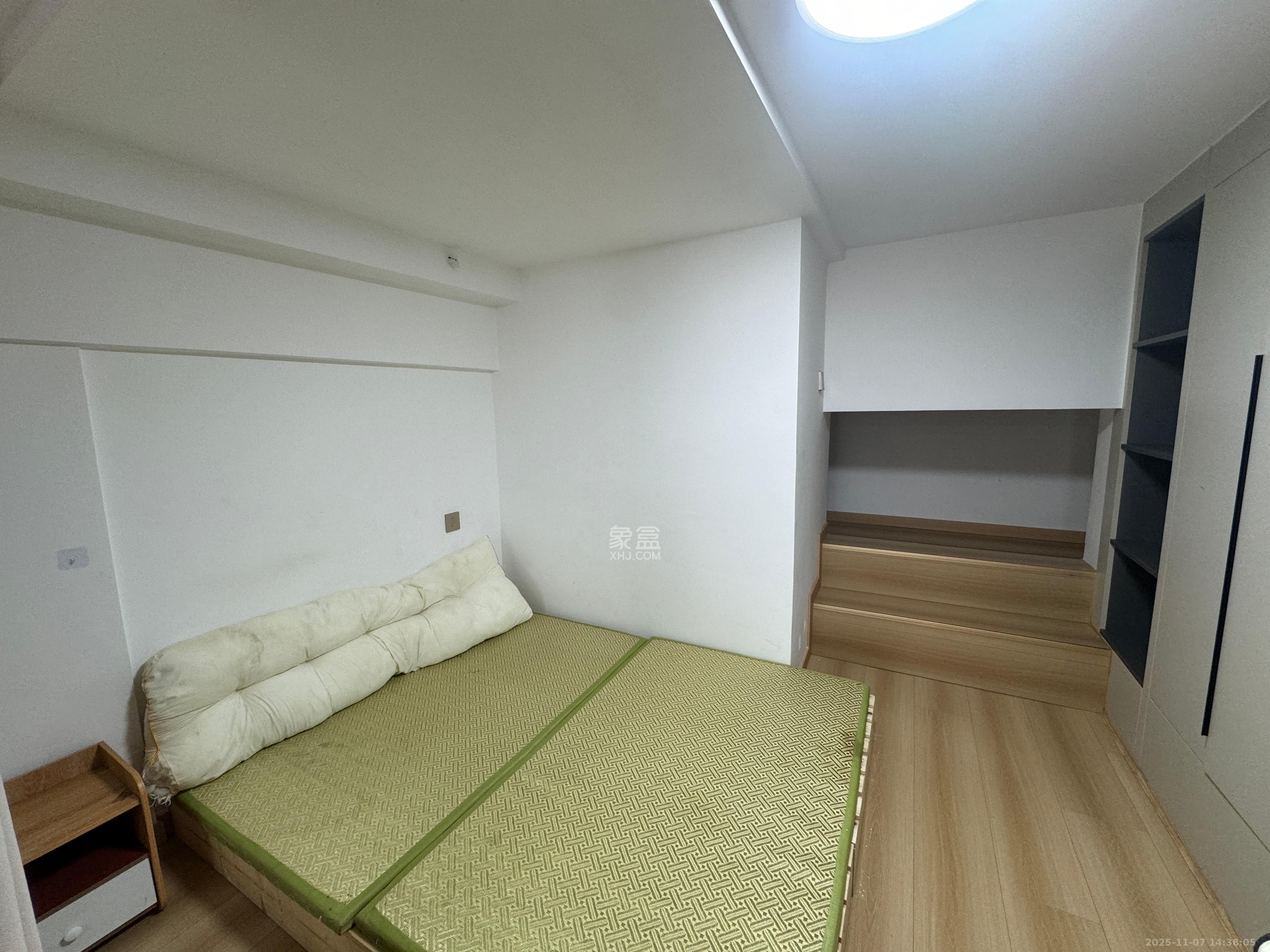 保利中环广场(保利中悦苑) 2室1厅1卫 2100.0元/月 保利中环广场(保利中悦苑) 2室1厅1卫 2100.0元/月室内图