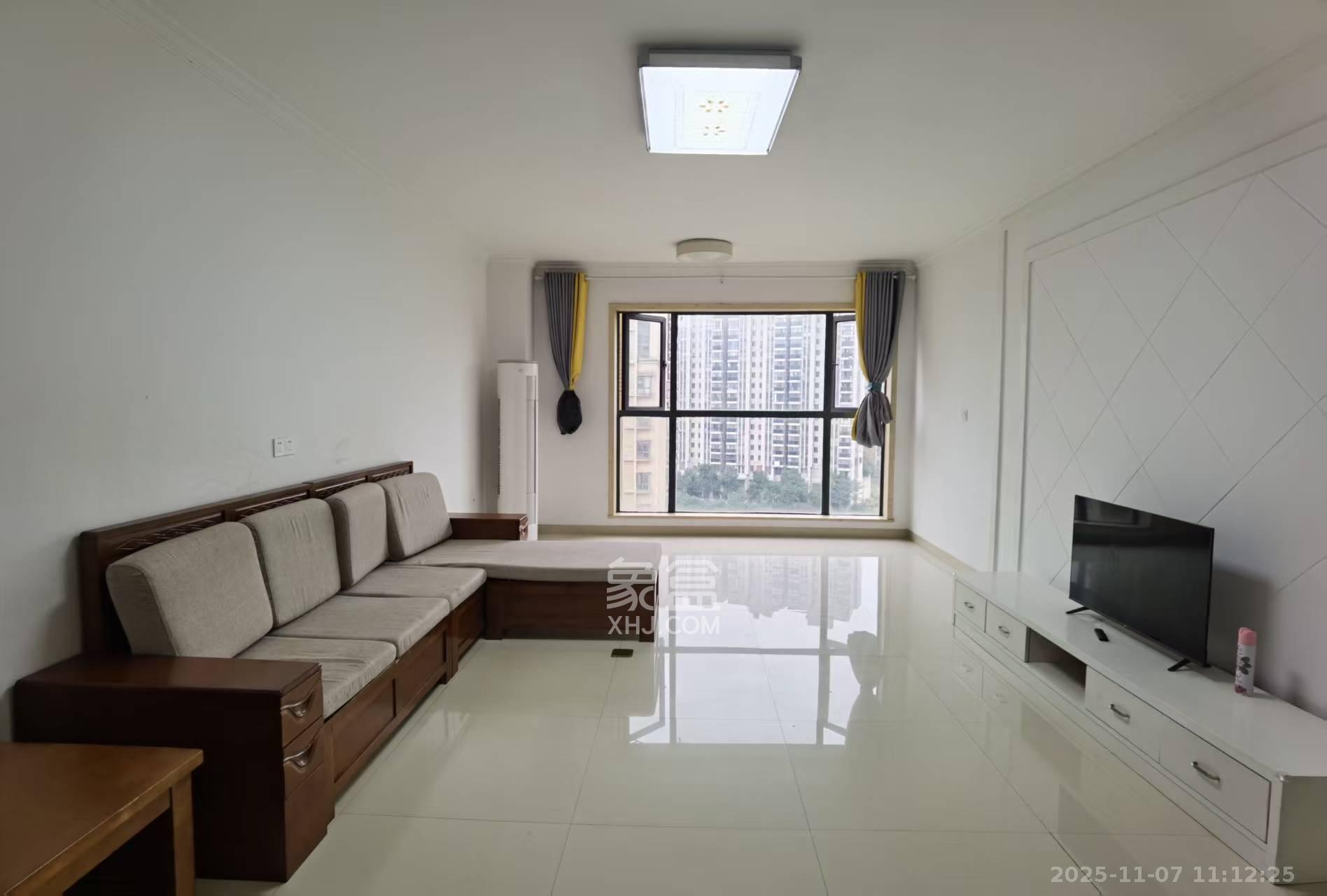 长盛岚庭  3室2厅2卫    2500.0元/月