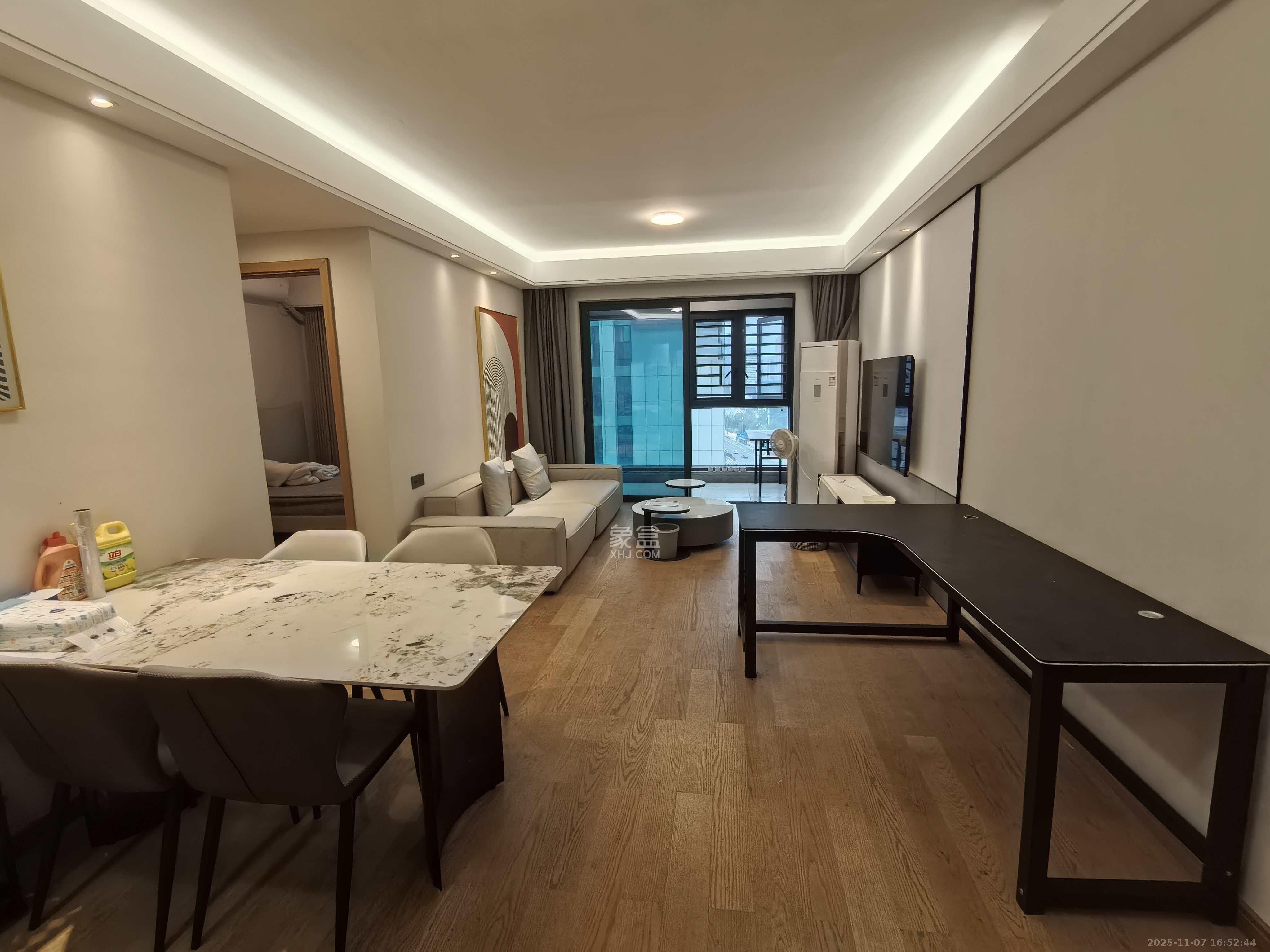 爱家当代境  3室2厅2卫    3200.0元/月