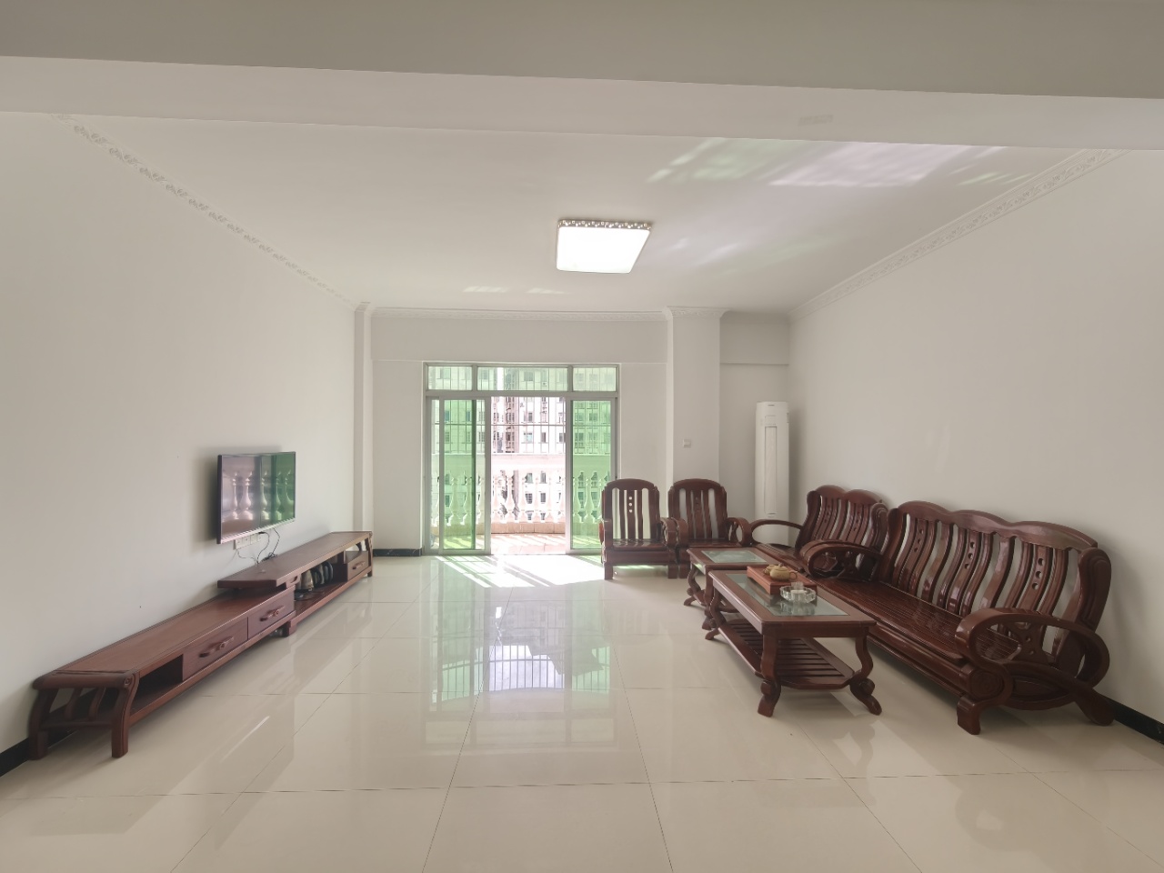 阳光巴洛克广场 3室2厅2卫 2500.0元/月 阳光巴洛克广场 3室2厅2卫 2500.0元/月室内图