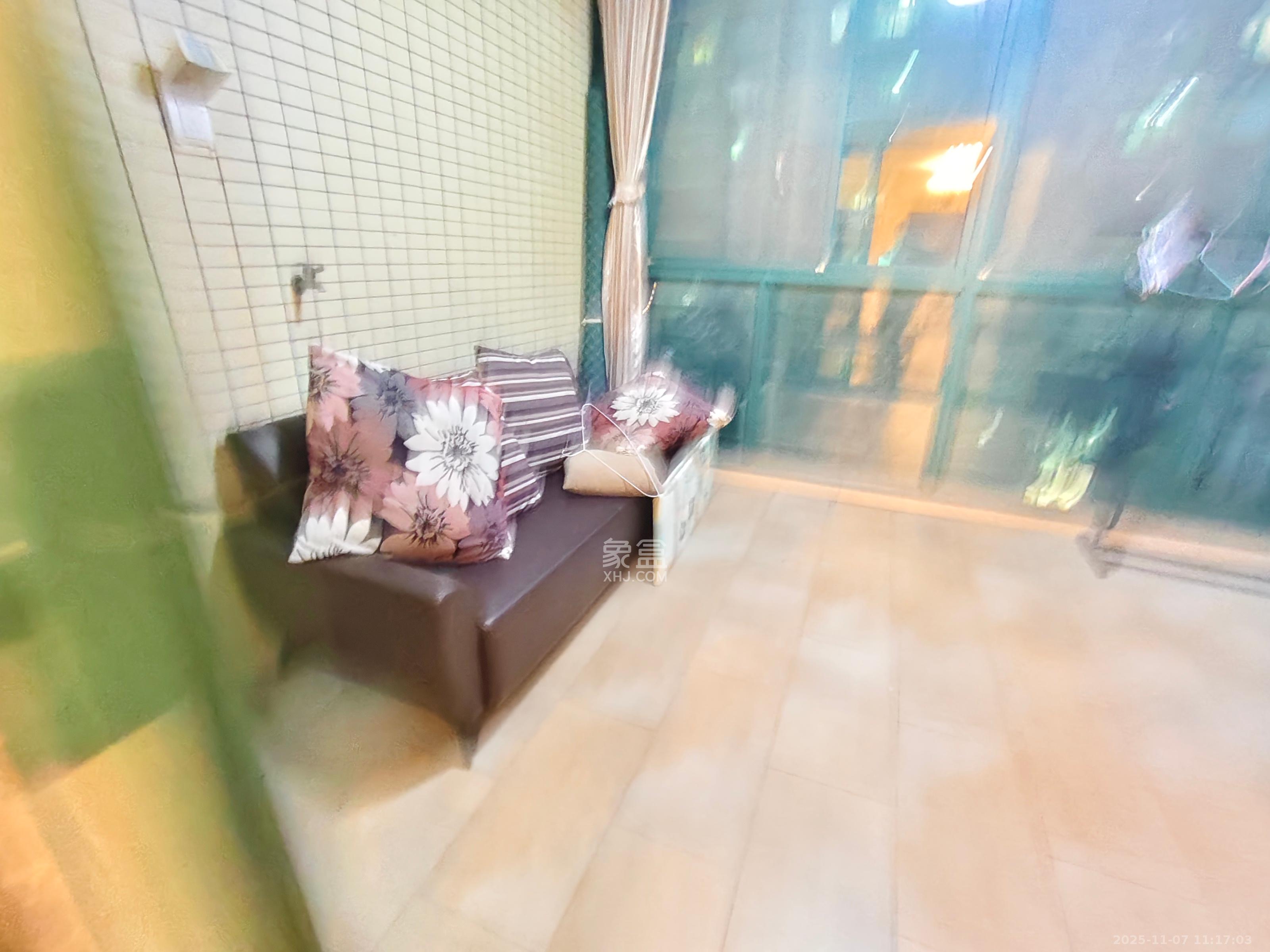 恒大华府 2室2厅1卫 1800.0元/月 恒大华府 2室2厅1卫 1800.0元/月室内图