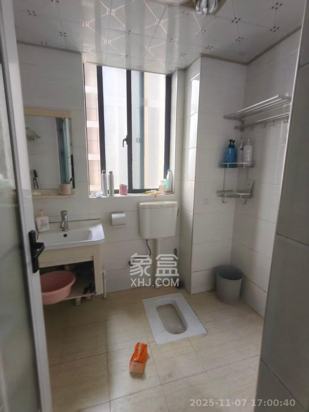 百纳广场(百纳公寓) 1室2厅0卫 2300.0元/月 百纳广场(百纳公寓) 1室2厅0卫 2300.0元/月室内图